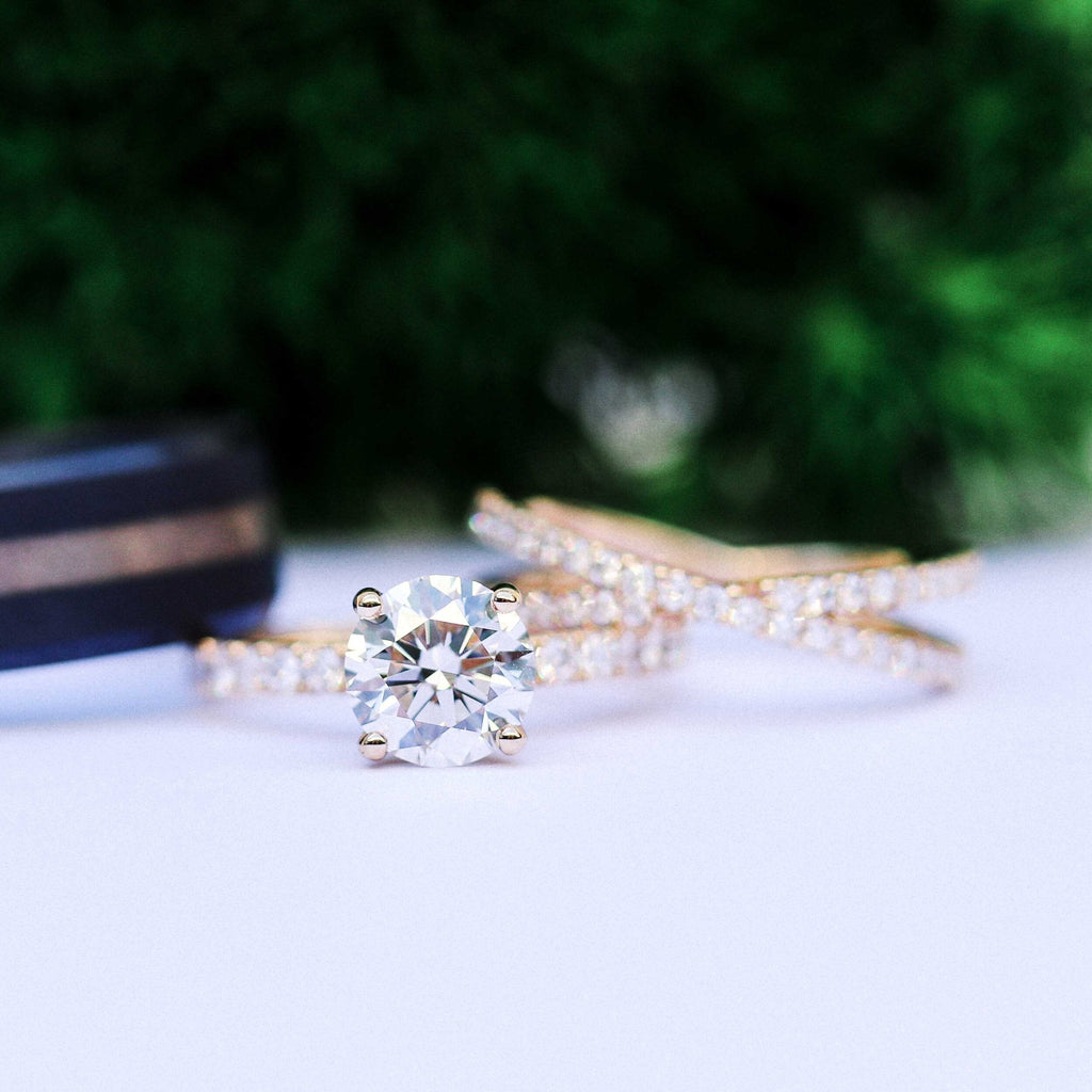 0.50 TCW Round Brilliant Cut Criss Cross Style Moissanite Wedding Band
