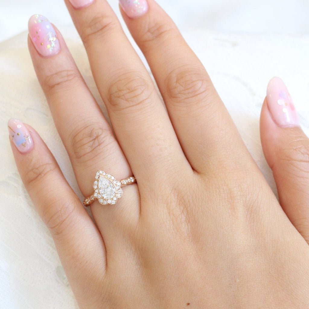 1.0 CT Vintage Floral Pear Cut Diamond Moissanite Halo Engagement Ring