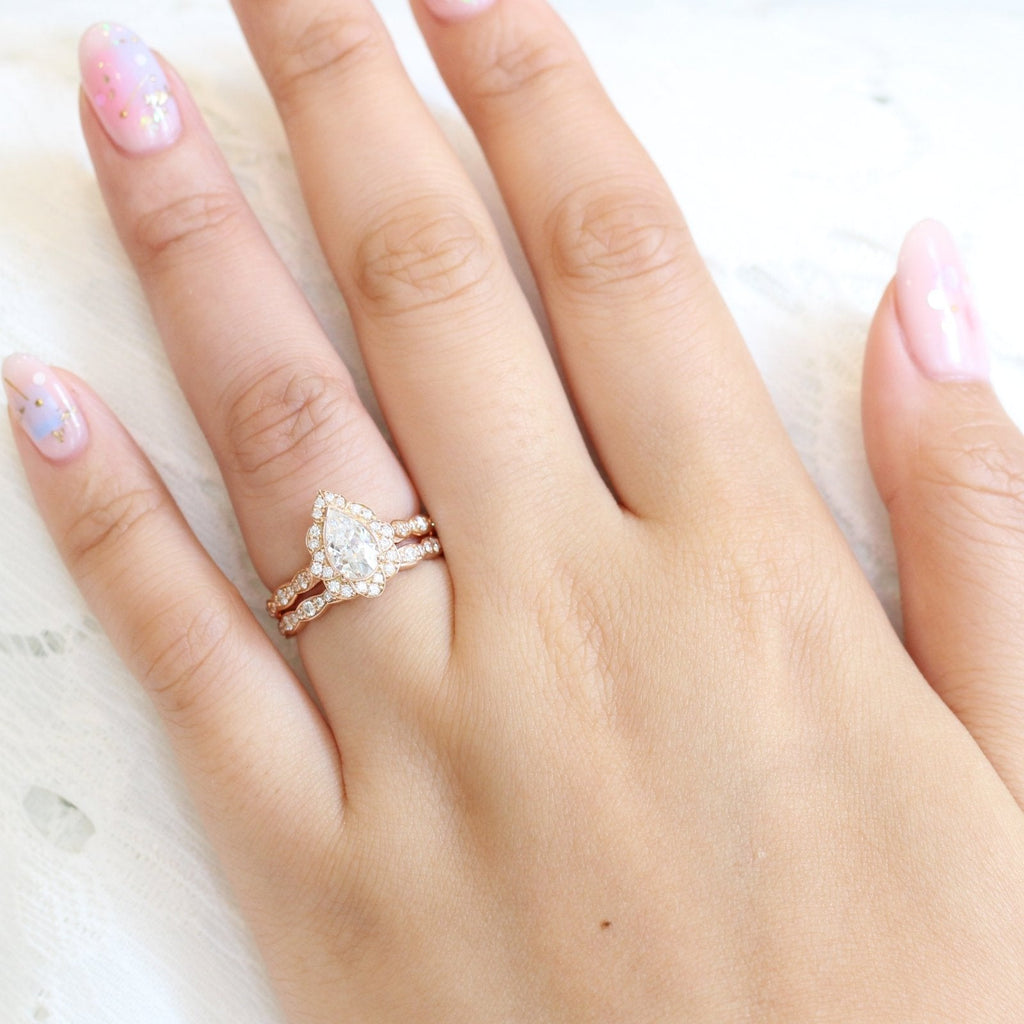 1.0CT Pear Cut Moissanite Vintage Halo Bridal Ring Set