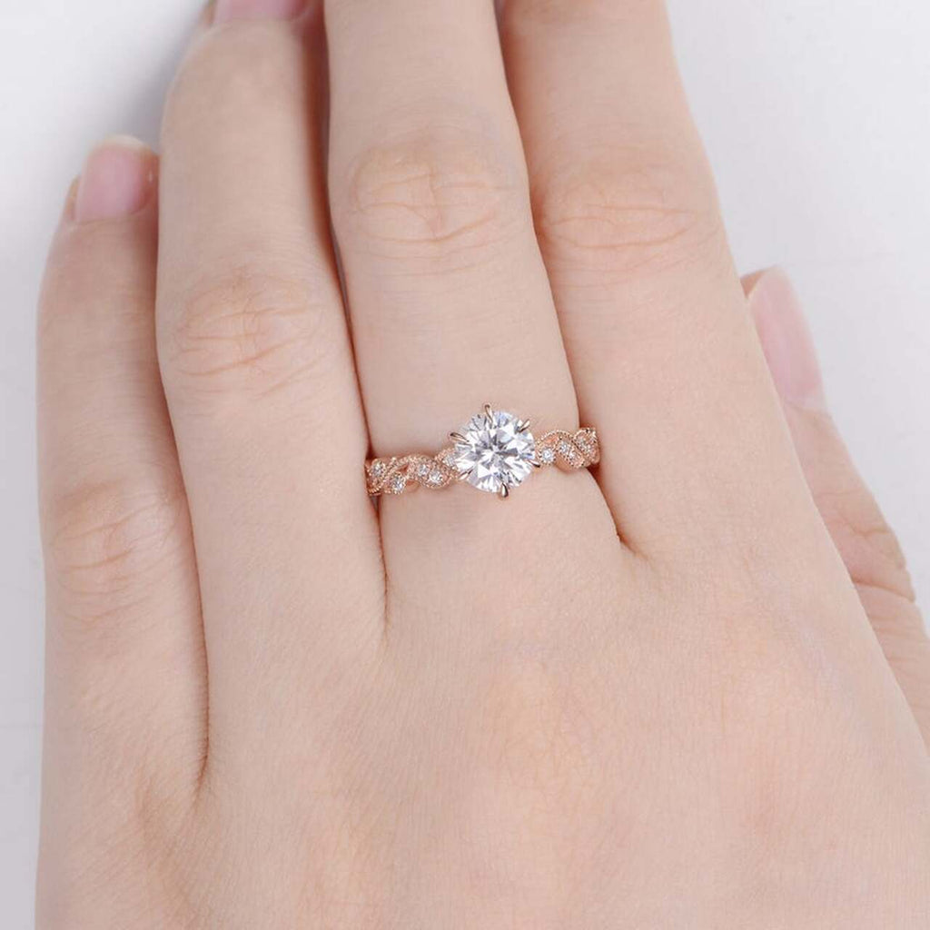 1.0CT Round Cut vintage Style Moissanite Engagement Ring