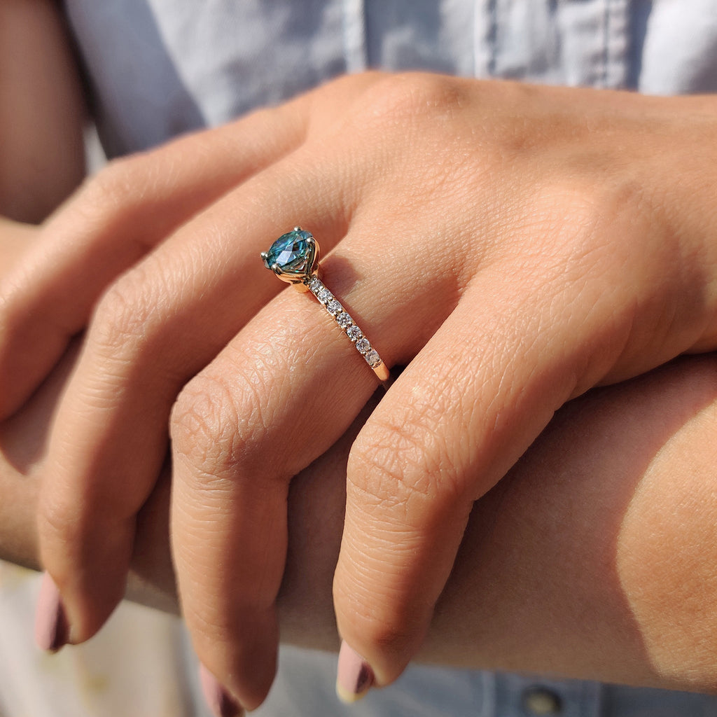 Round Cut Engagement Ring With Round Cut Pave Style