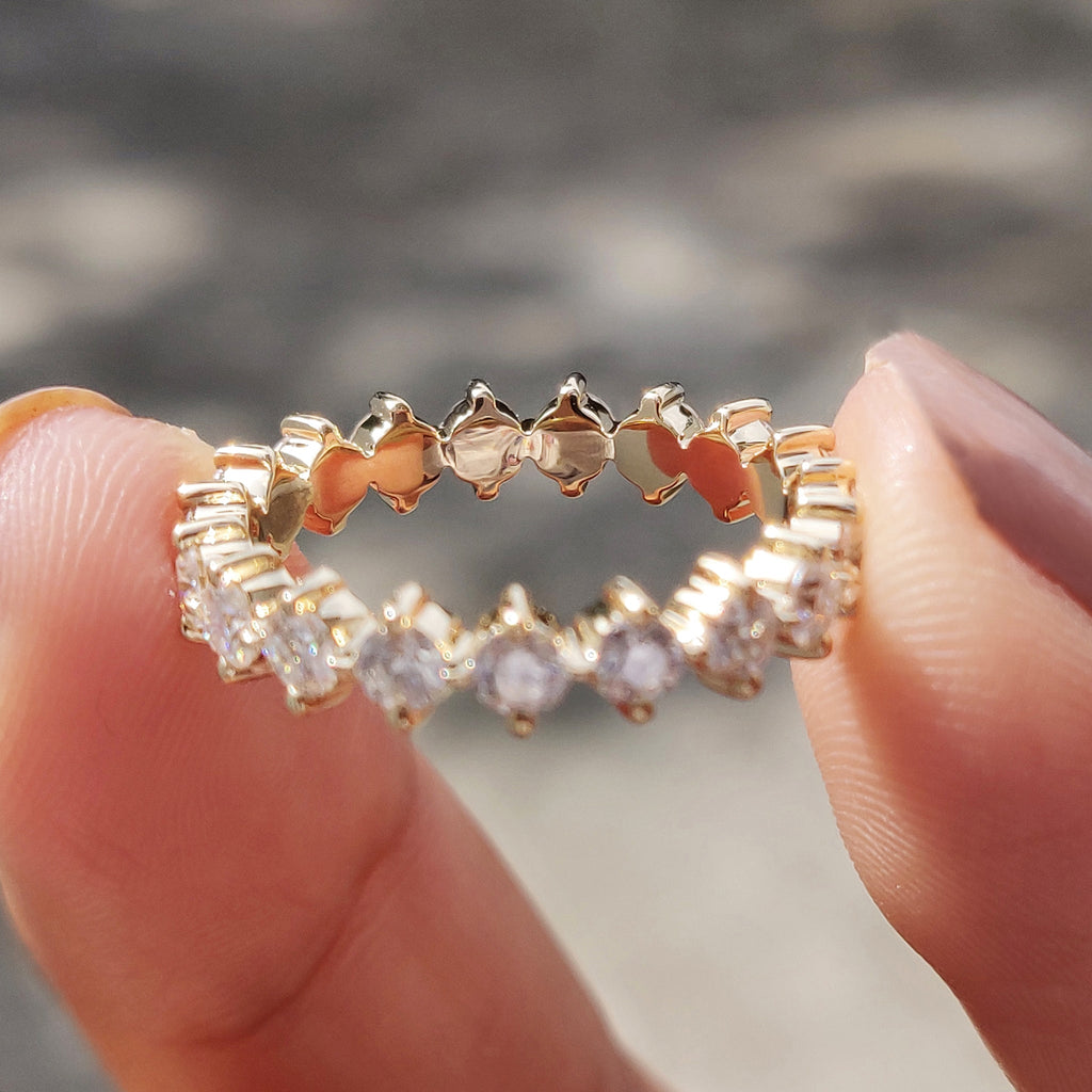 Round Cut With Yellow Gold Wedding Band