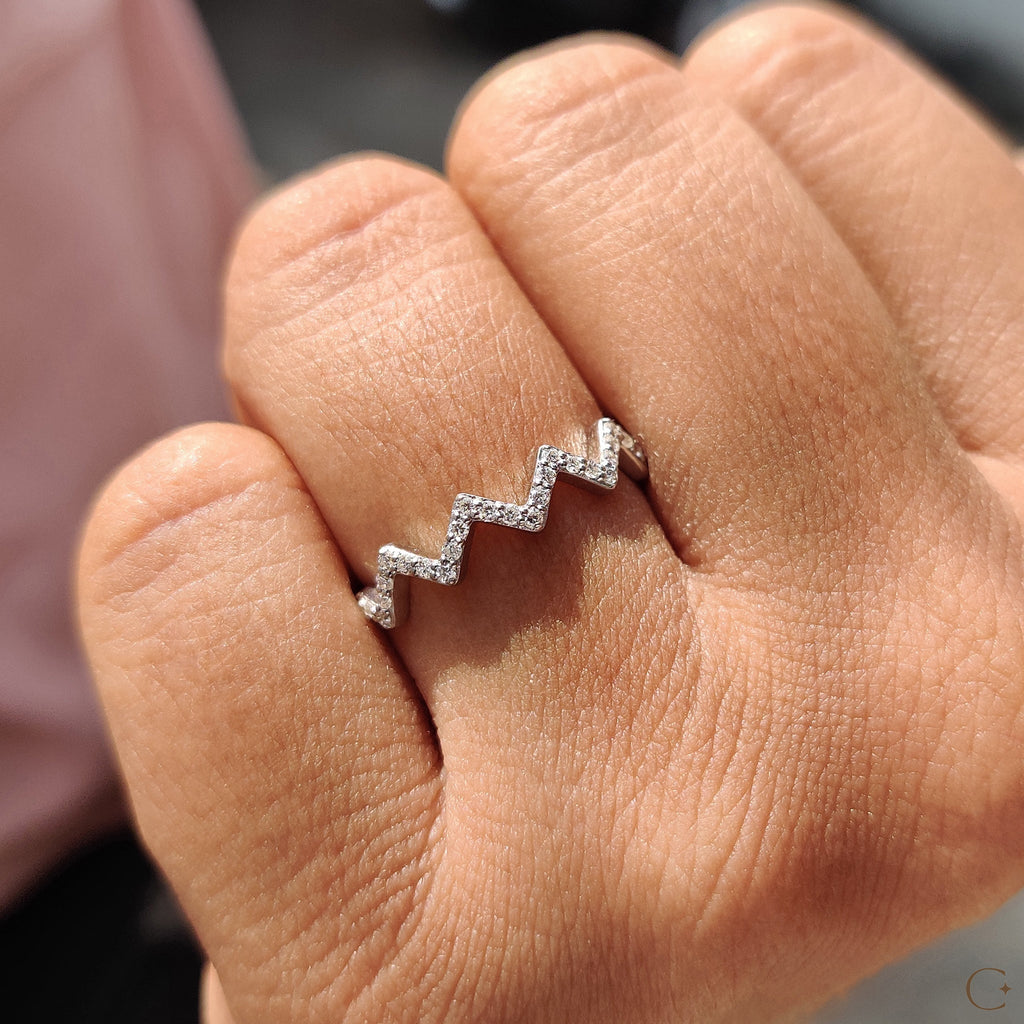 Zig Zag Band Featuring Round Cut Diamond