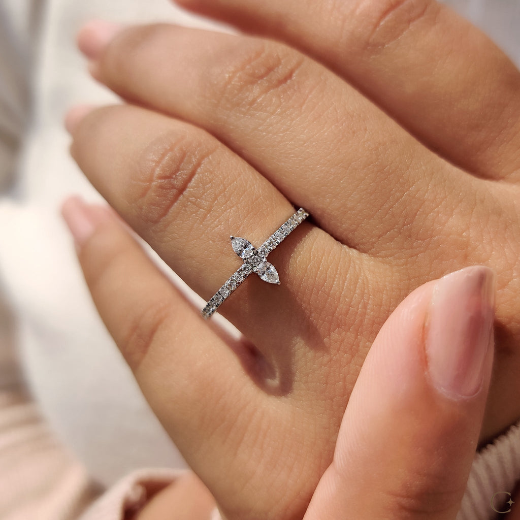 Minimalist Round Cut 2 Stone Diamond Ring