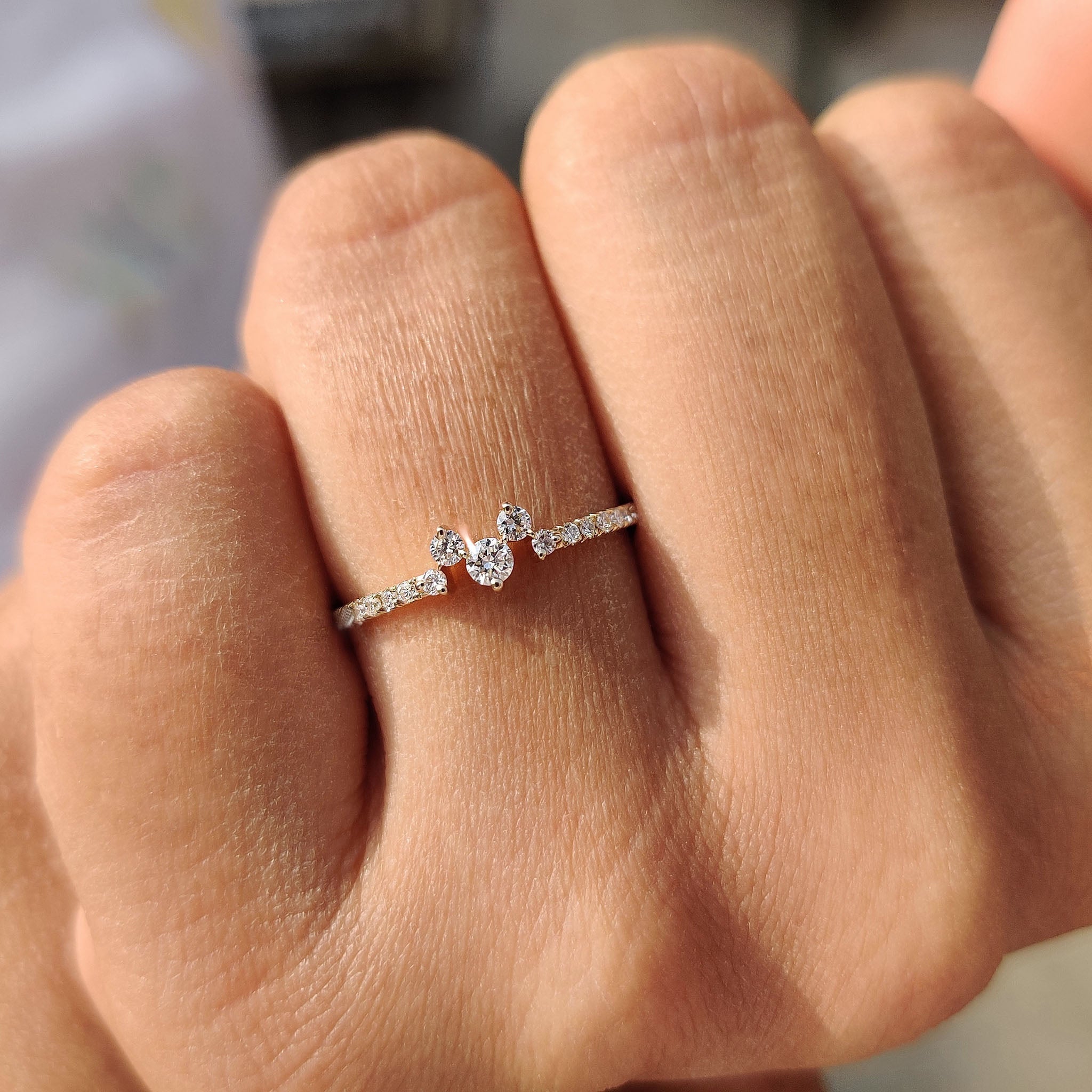 Round Cut Diamond Simple Yellow Gold Wedding Band Image principale du produit