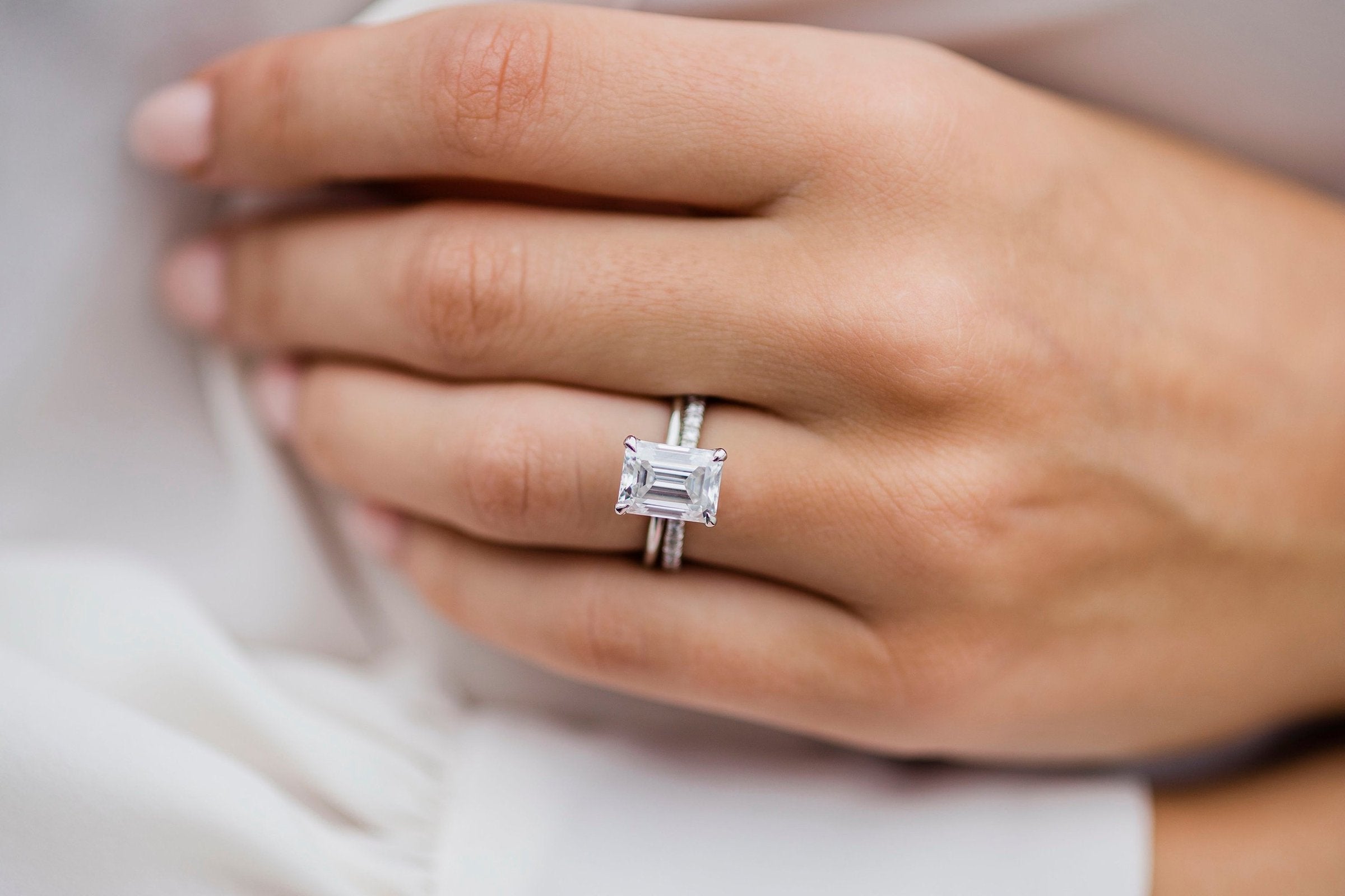 2.60 CT Emerald Moissanite Solitaire Engagement Ring