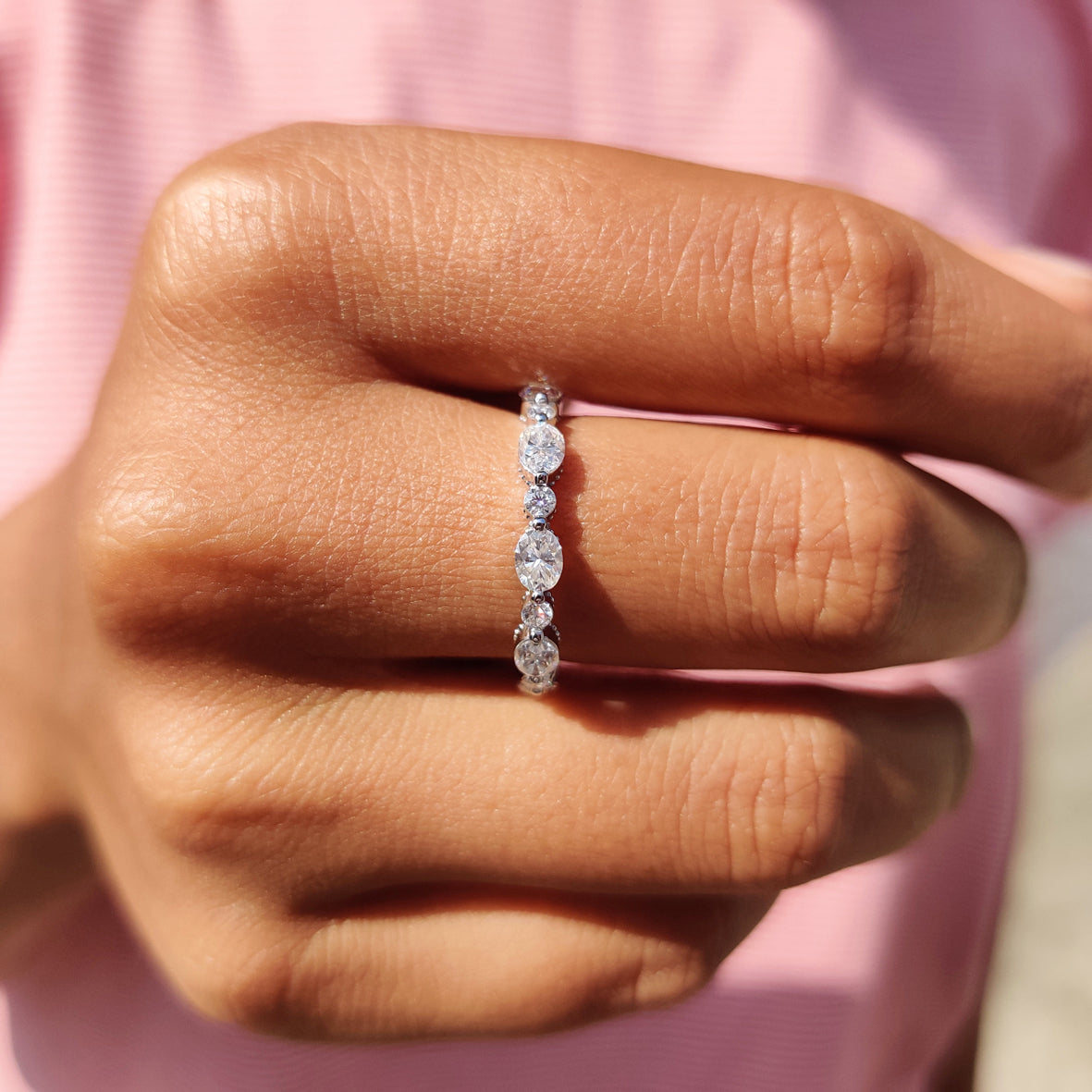 Oval Cut Round Cut Moissanite 3/4 Eternity Band Image secondaire du produit