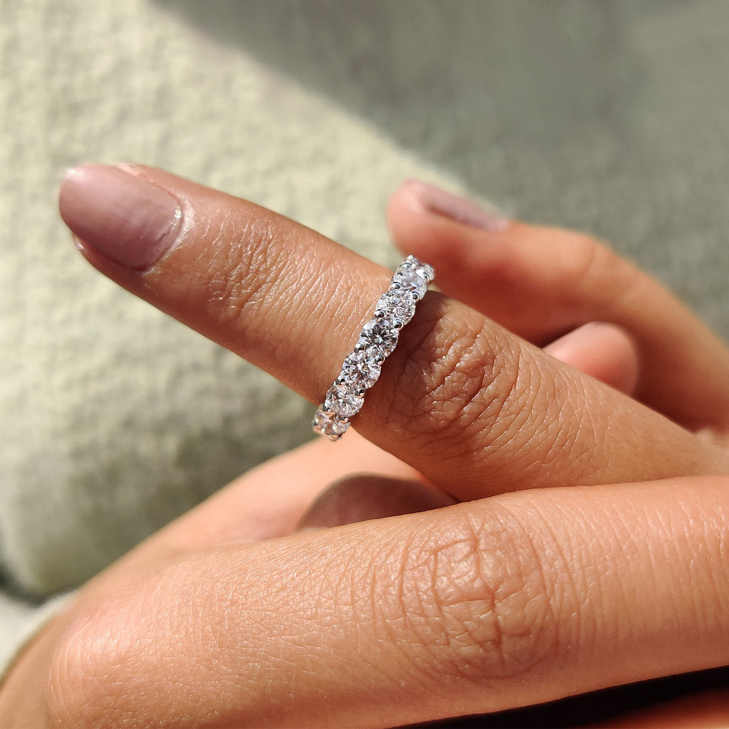 White Gold Engagement Band – Round Diamond