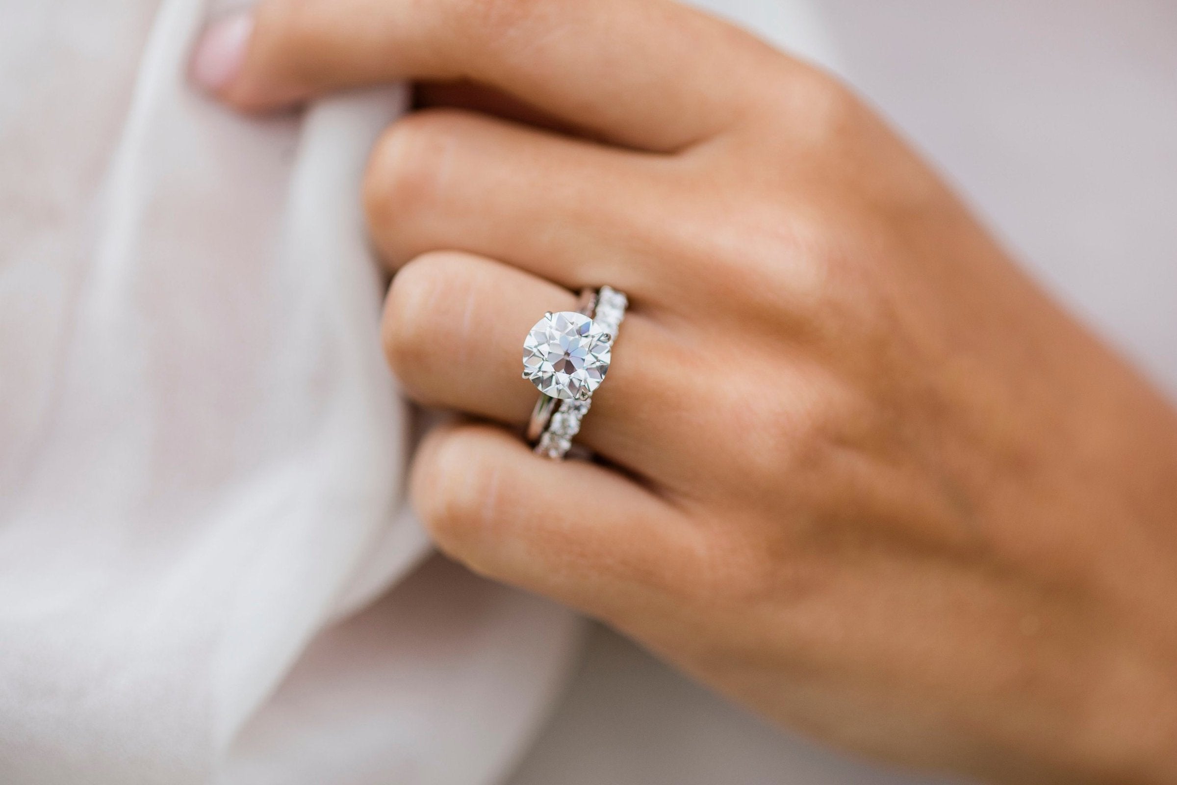 3.0 CT Round Cut Moissanite Solitaire Engagement Ring
