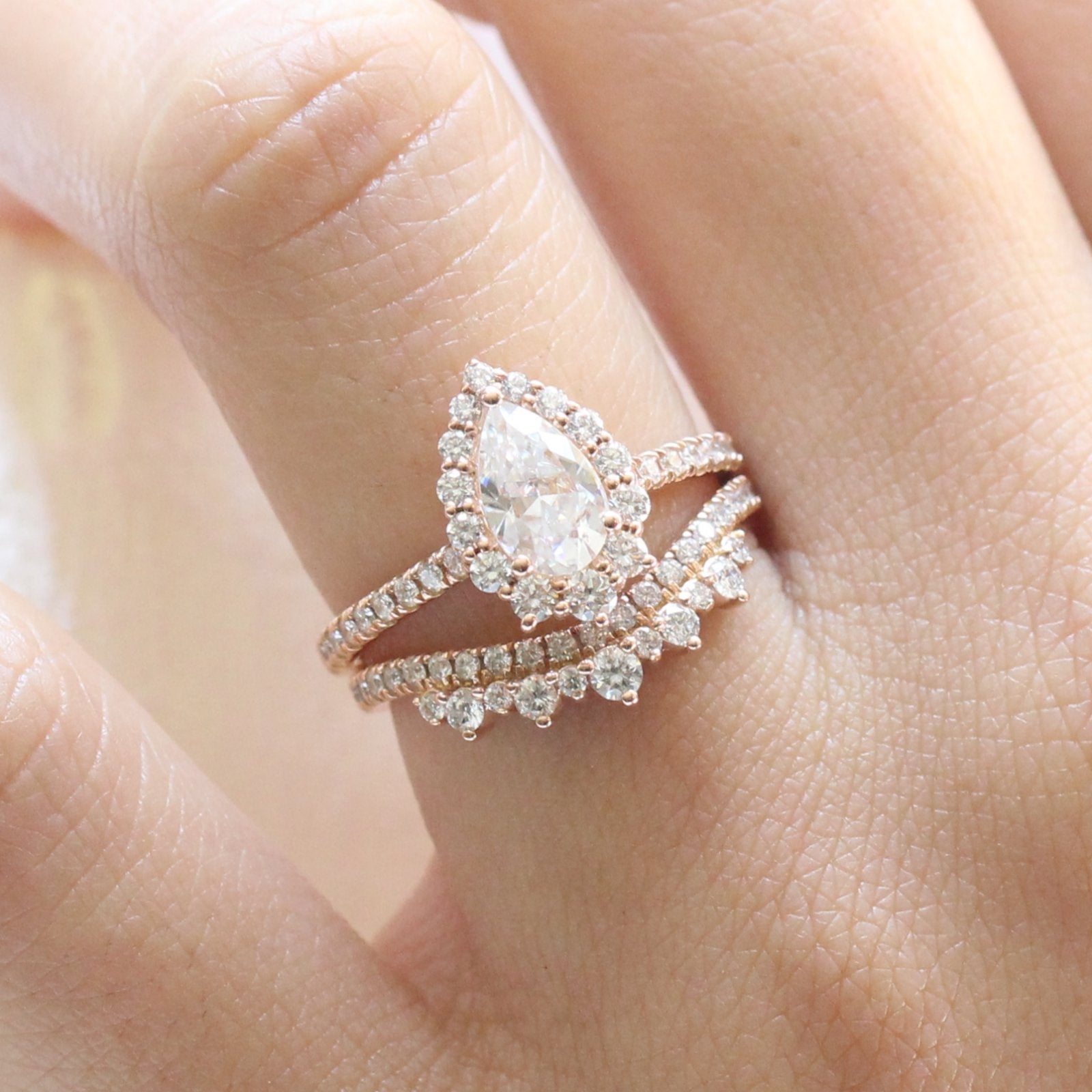 1.0CT Pear Cut Moissanite Halo Bridal Ring Set