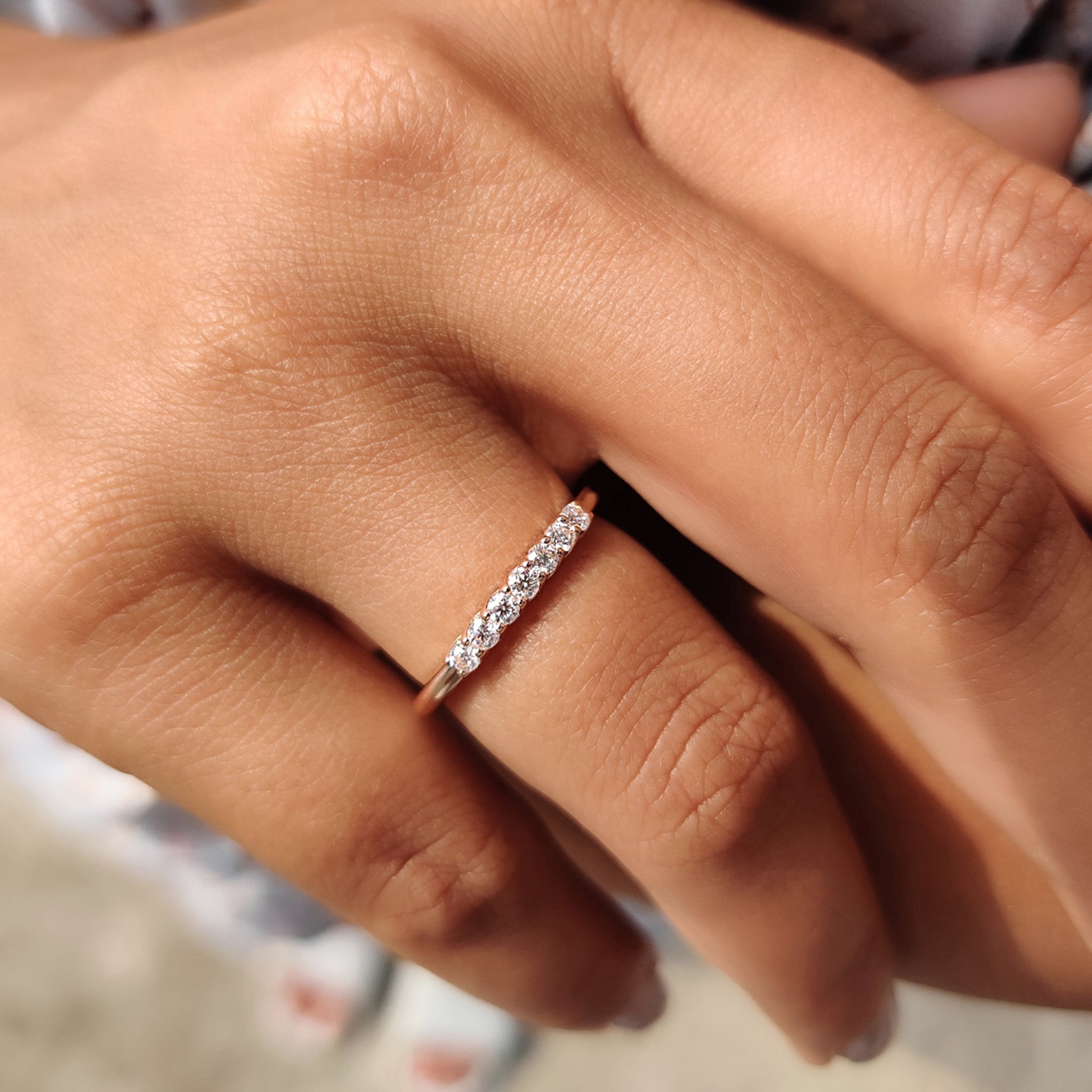 Round Moissanite Semi Eternity Band Zweitbild