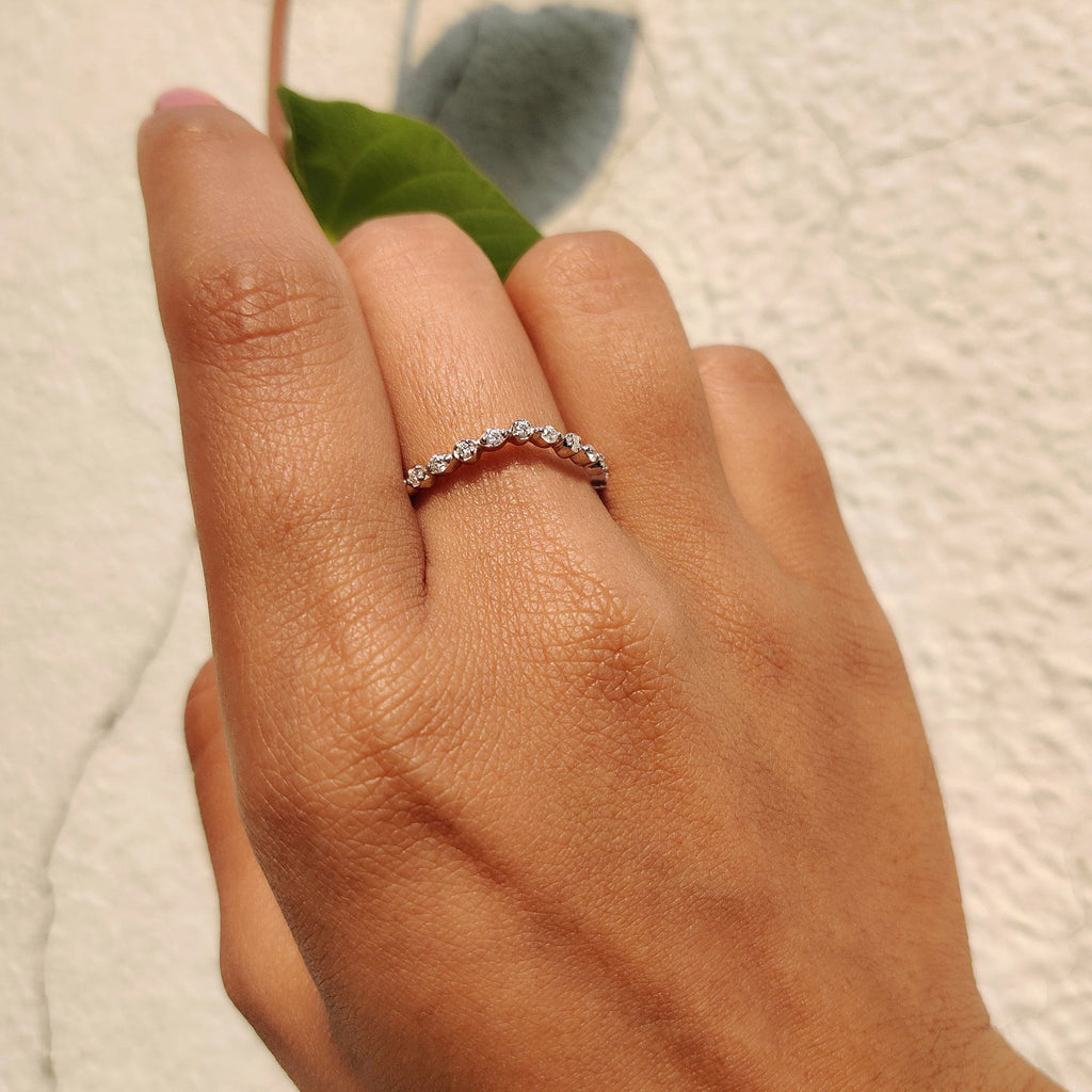 Round Cut Curved Moissanite Wedding Band
