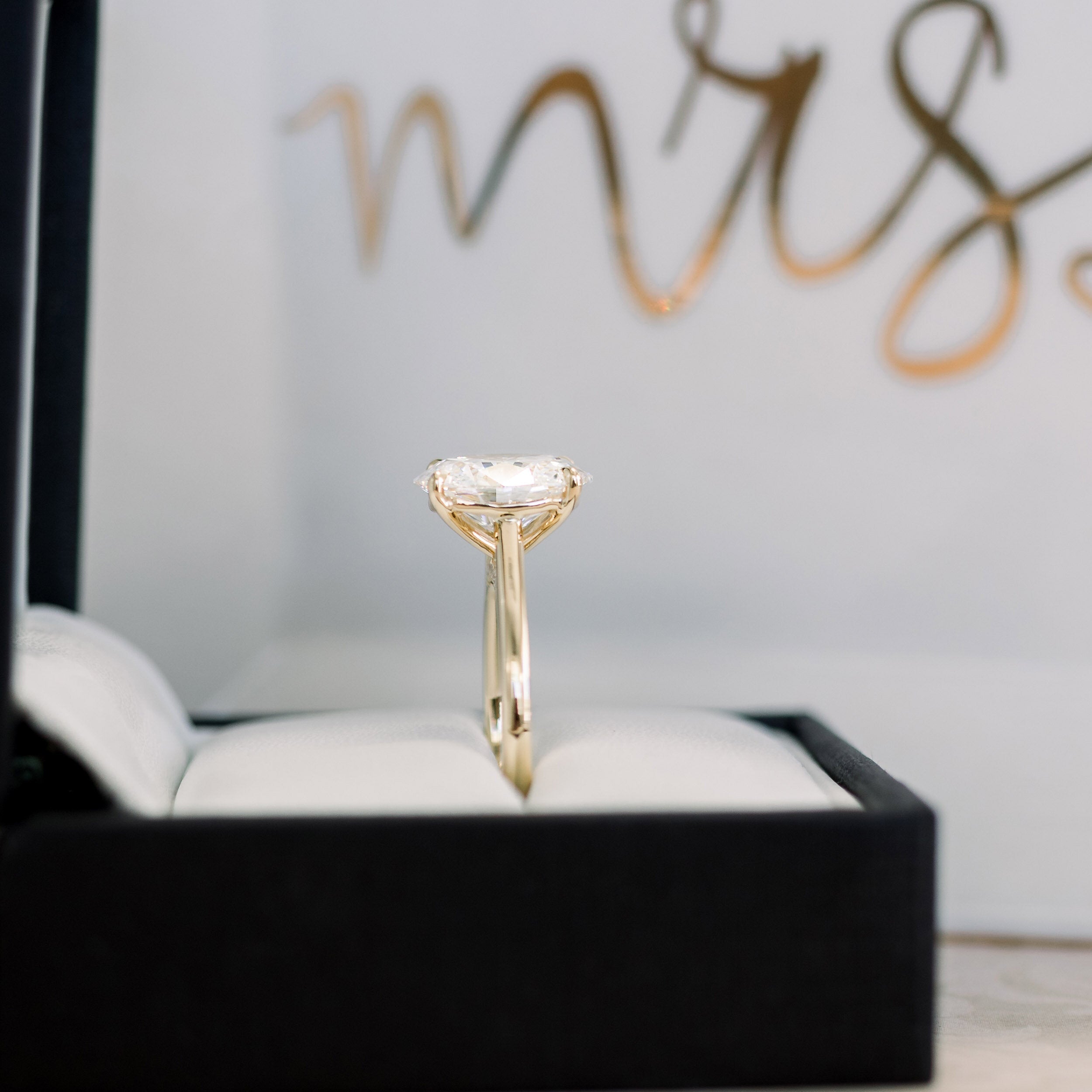1.75 CT Oval Cut Moissanite Solitaire Engagement Ring