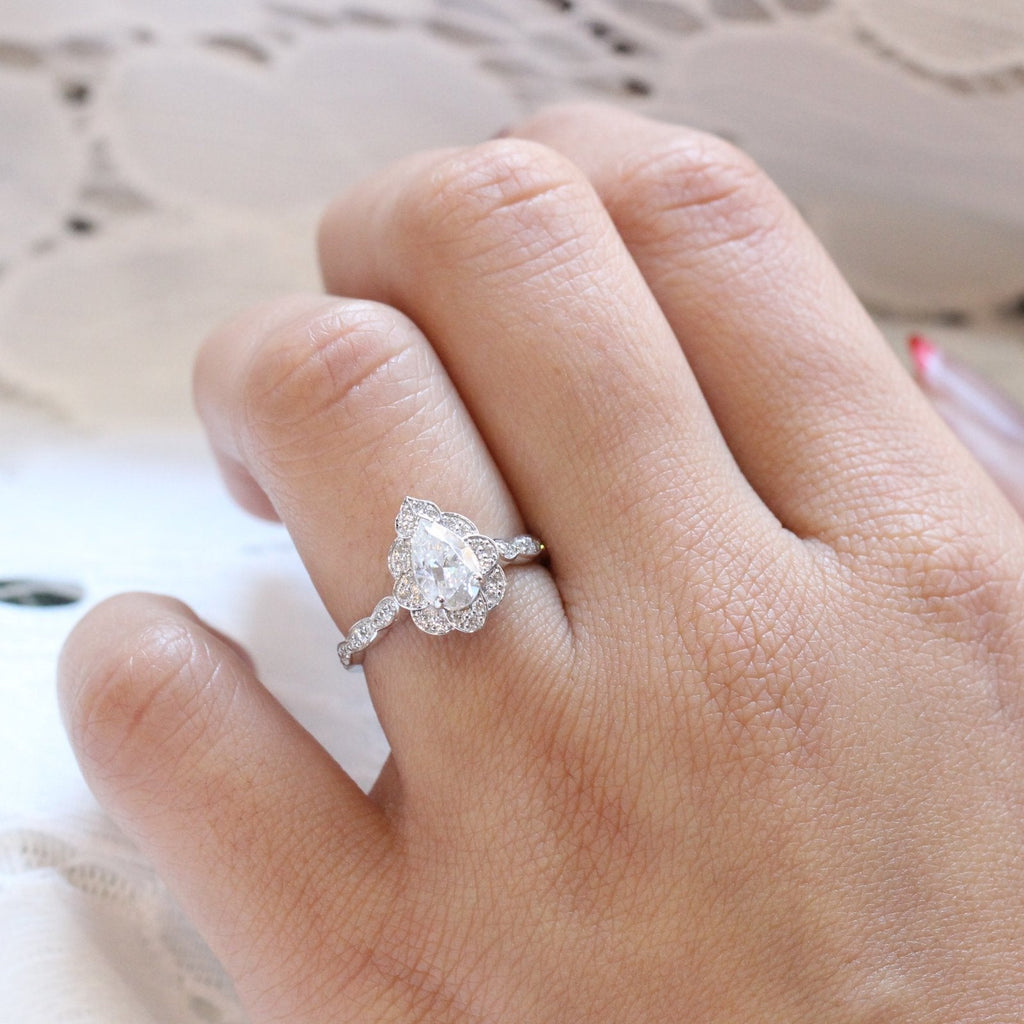 1.0 CT Vintage Floral Pear Cut Diamond Moissanite Halo Engagement Ring