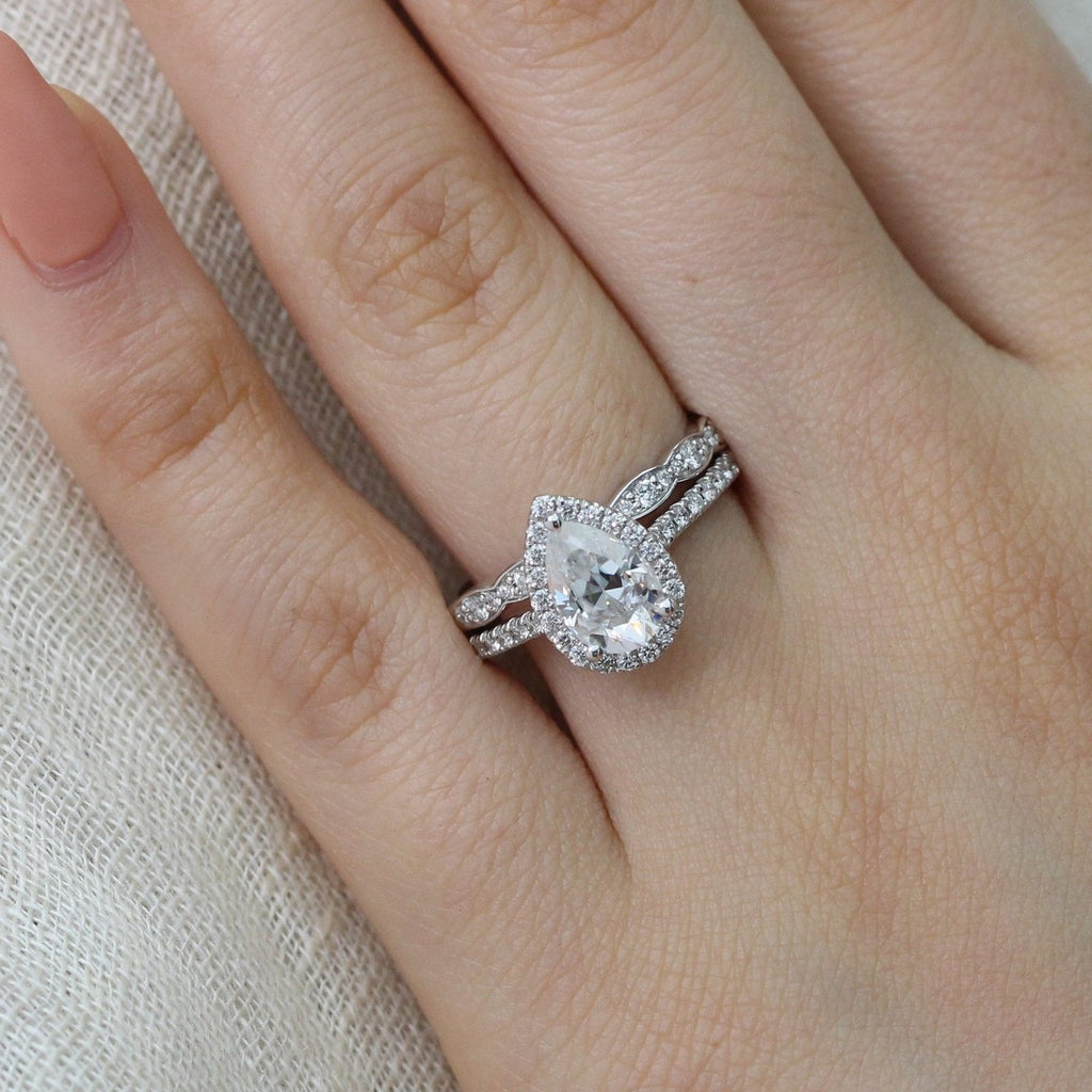 1.50CT Pear Cut Moissanite Halo Bridal Ring Set