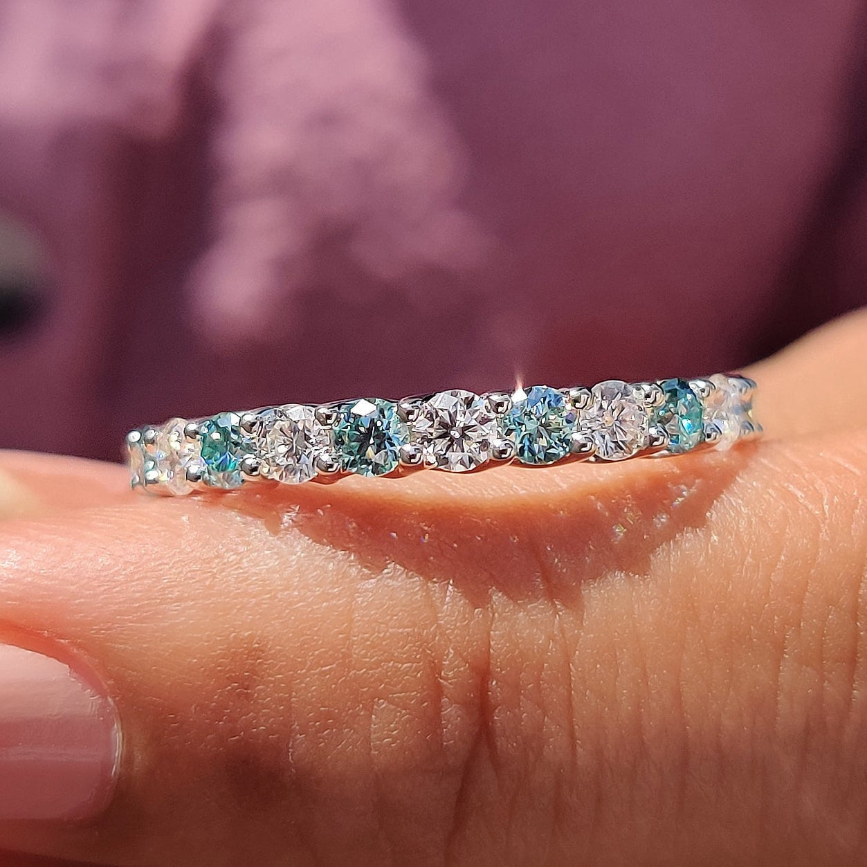 Round Cut Cyan Blue Full Eternity Wedding Band Image principale du produit