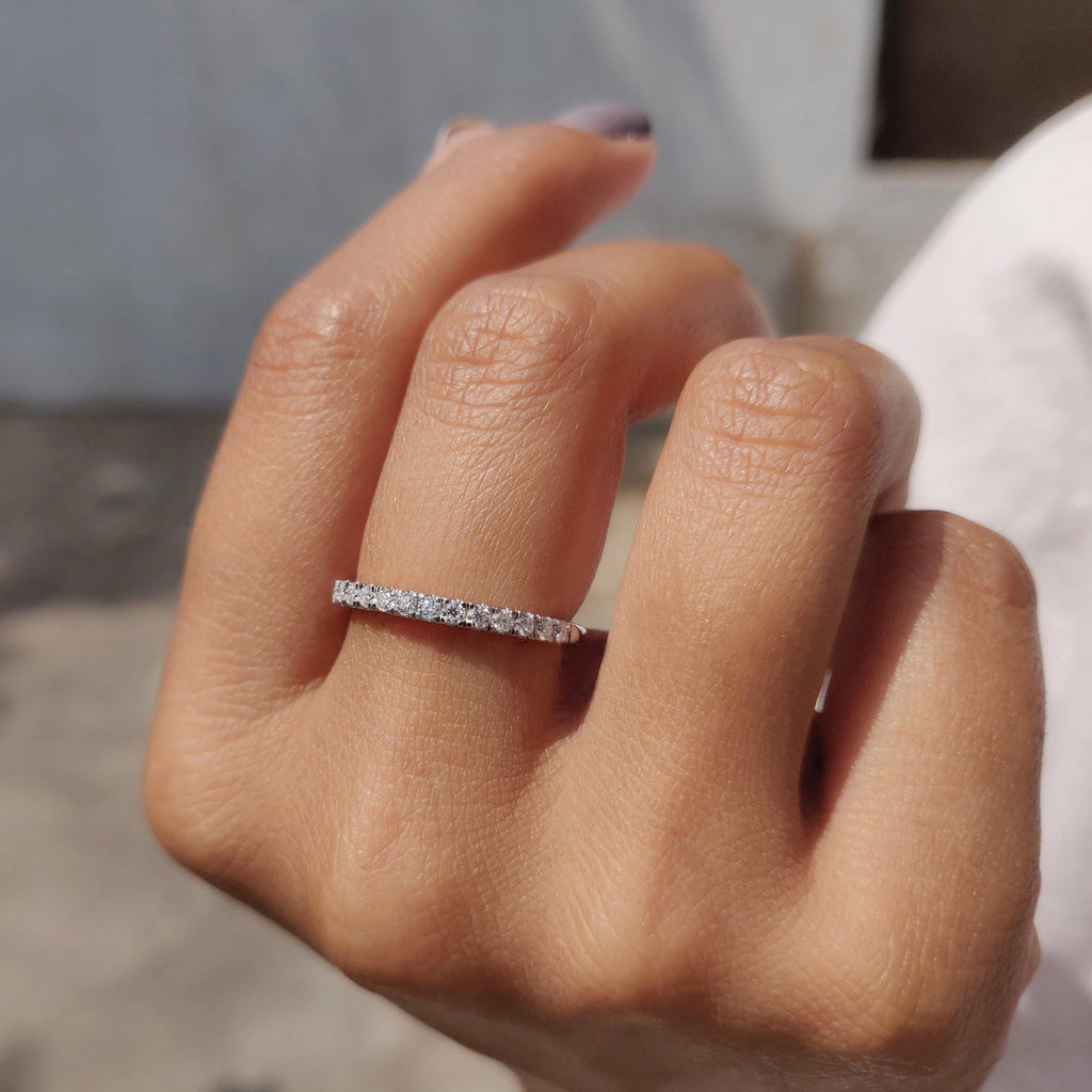 Round Cut White Gold Moissanite Wedding Band