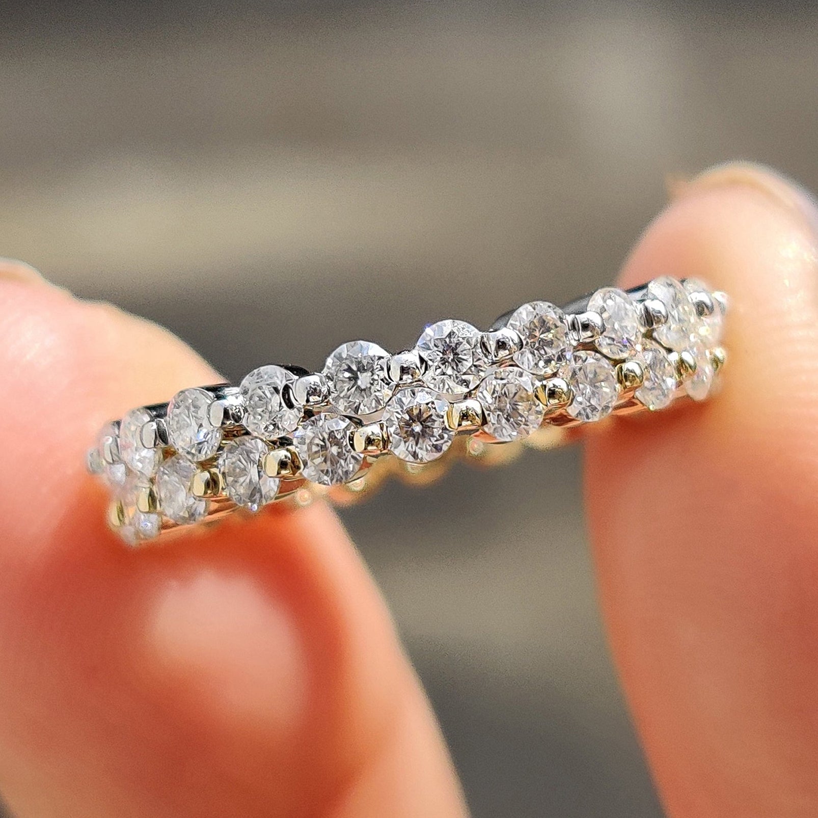 Round Moissanite Full Eternity Band Hauptbild