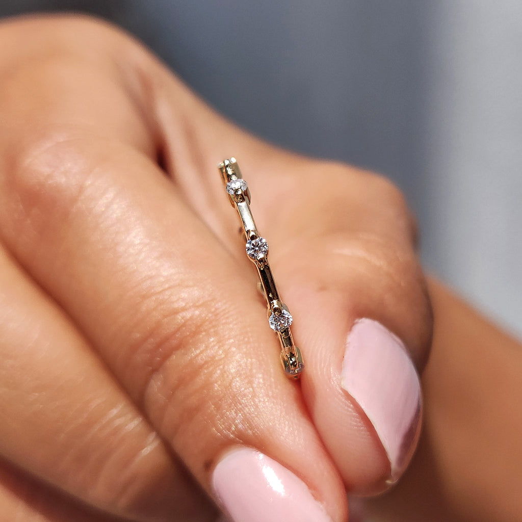 Round Cut Yellow Gold Wedding Band