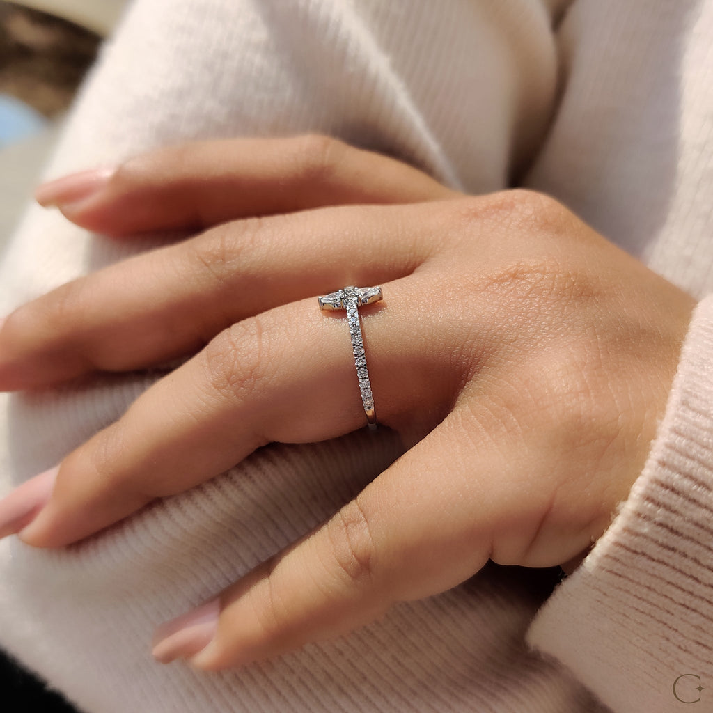 Minimalist Round Cut 2 Stone Diamond Ring