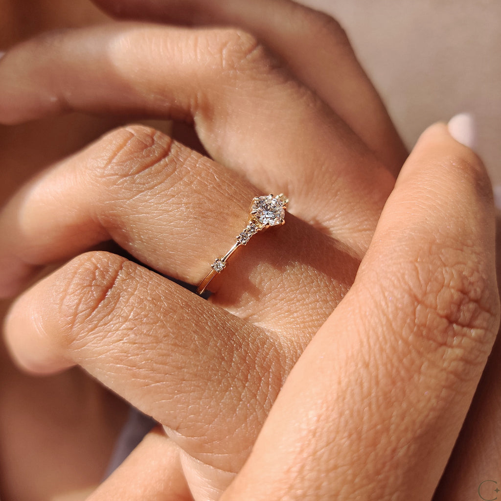 Round Diamond Engagement Ring with Muse Setting