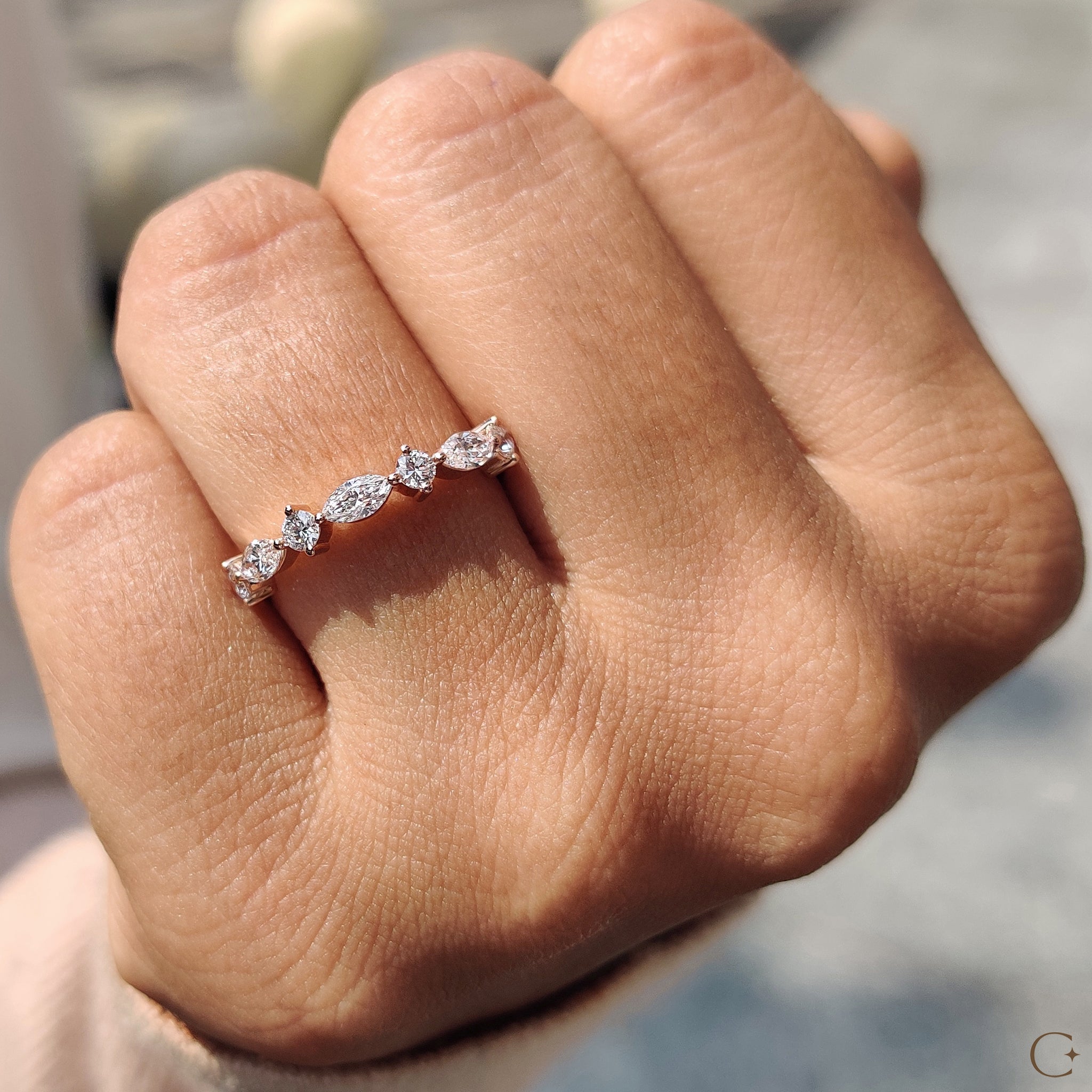 Round And Marquise Wedding Band In Half Eternity Image secondaire du produit