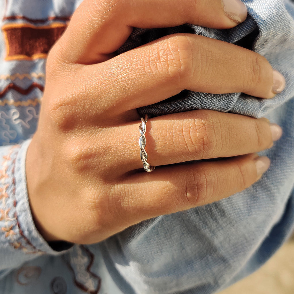 White Gold Wedding Band – Twisted Style