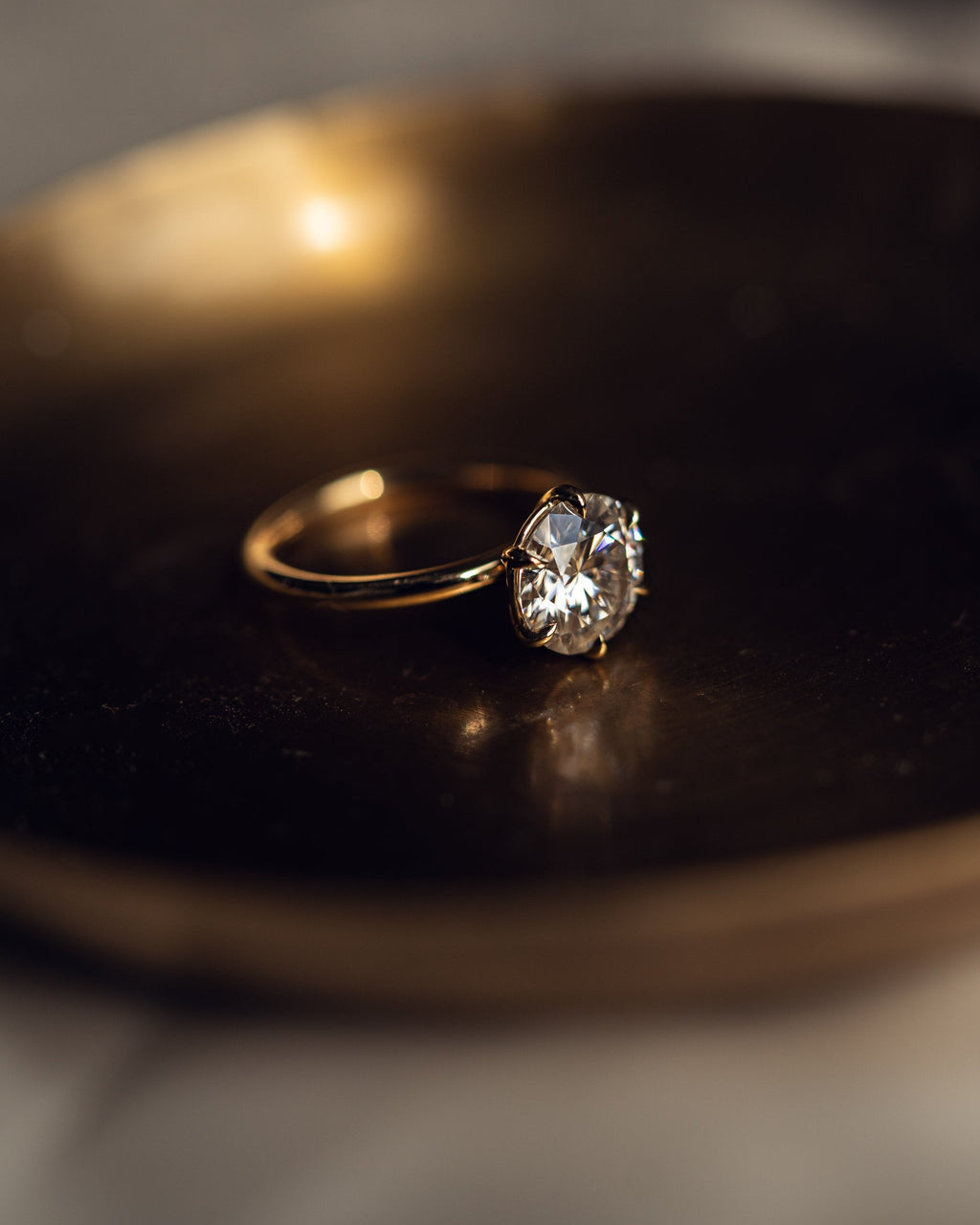 2.0 CT Round Brilliant Cut Moissanite Solitaire Engagement Ring