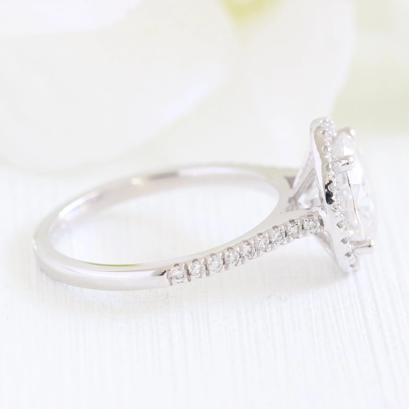 2.0 CT Oval Cut Moissanite Halo Engagement Ring