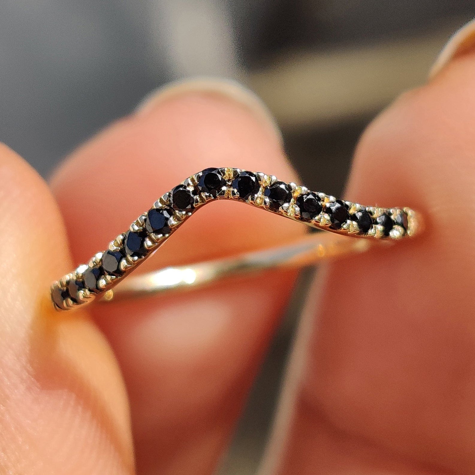 Black Round Moissanite Band In Half Eternity Style Imagen principal del producto