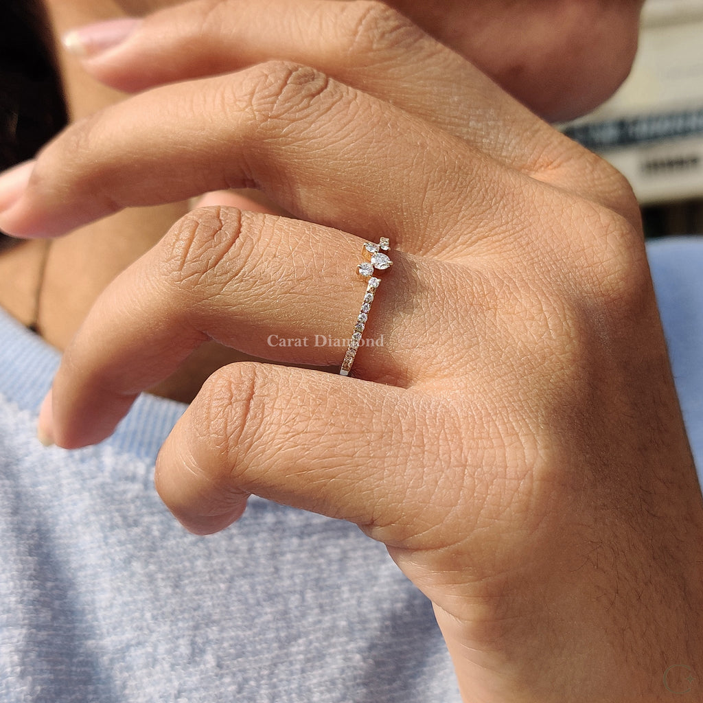 Round Cut Diamond Simple Yellow Gold Wedding Band