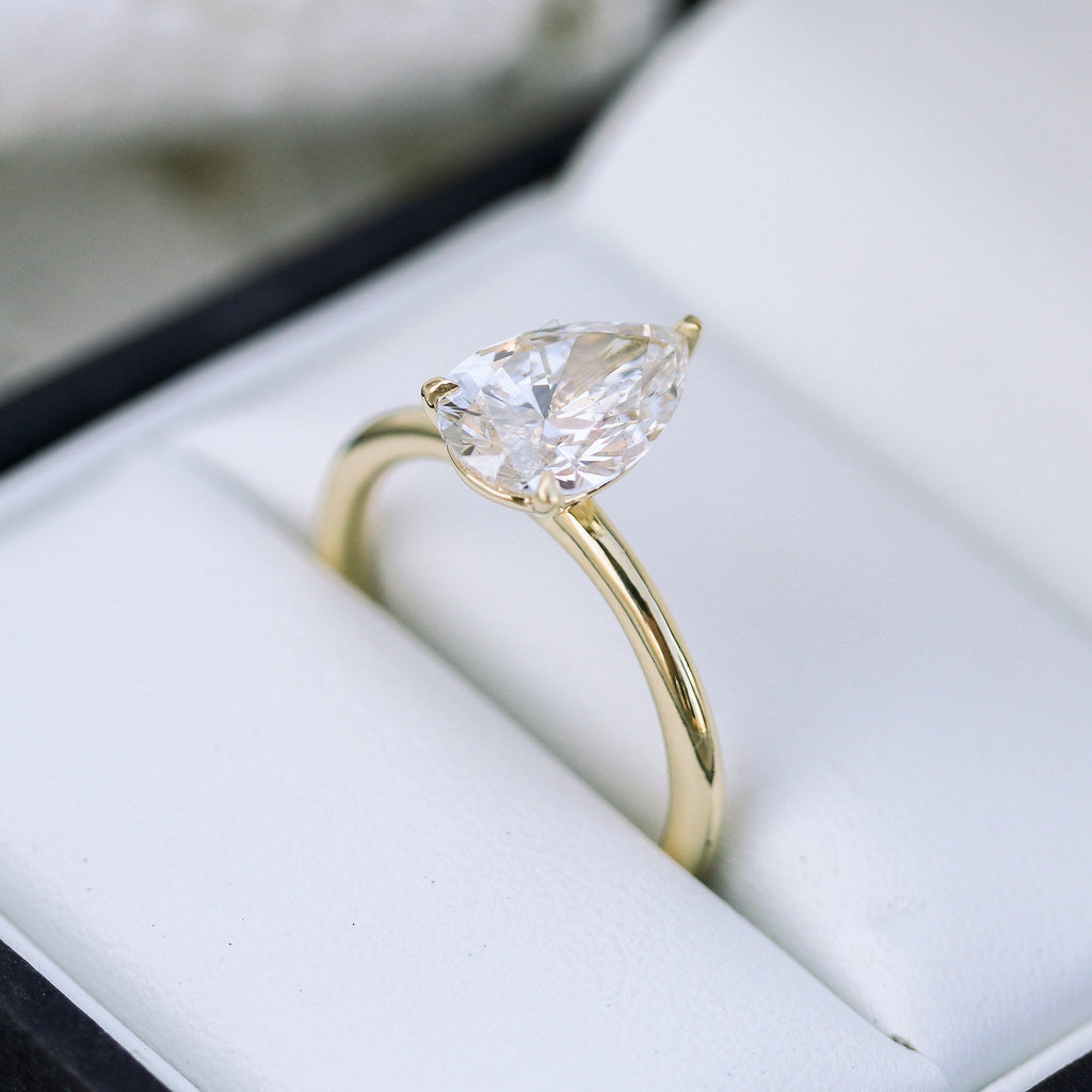 2.0 CT Pear Cut Moissanite Solitaire Engagement Ring
