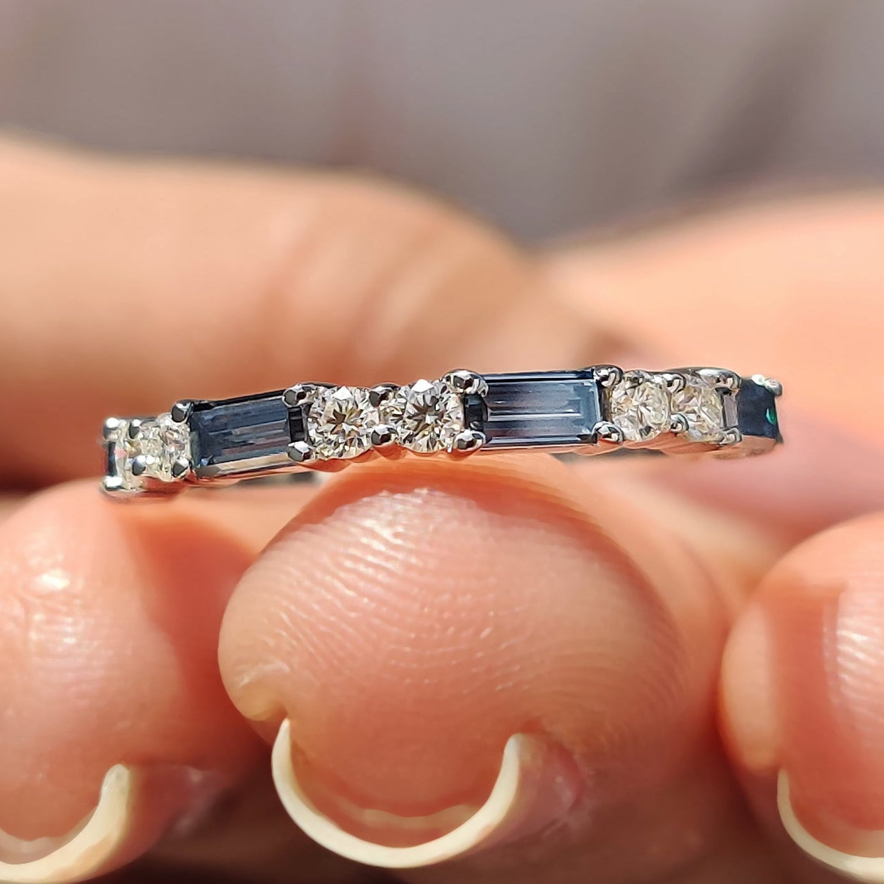 Blue Moissanite Baguette Cut Half Eternity Band Imagen principal del producto