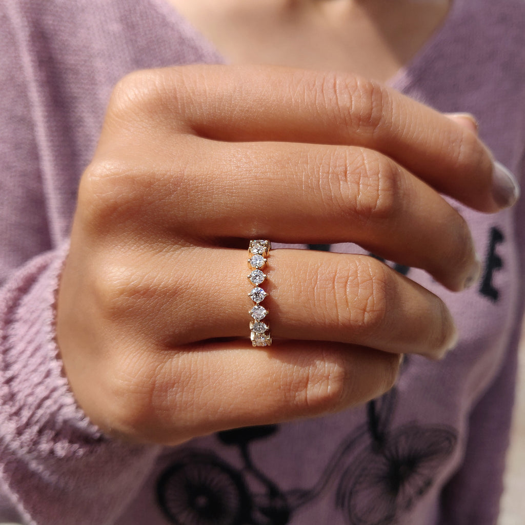 Round Cut With Yellow Gold Wedding Band