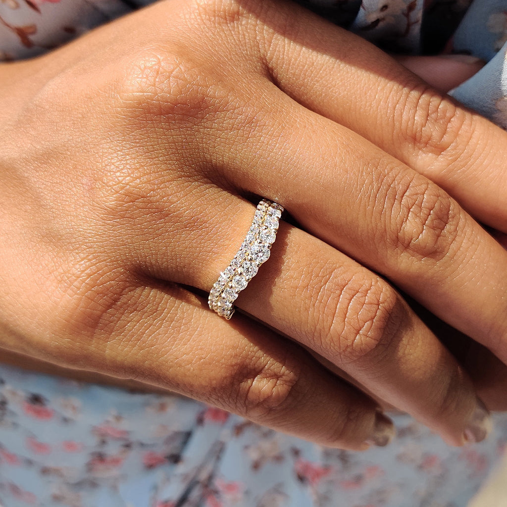 Curved wedding band yellow gold In Round Cut Moissanite