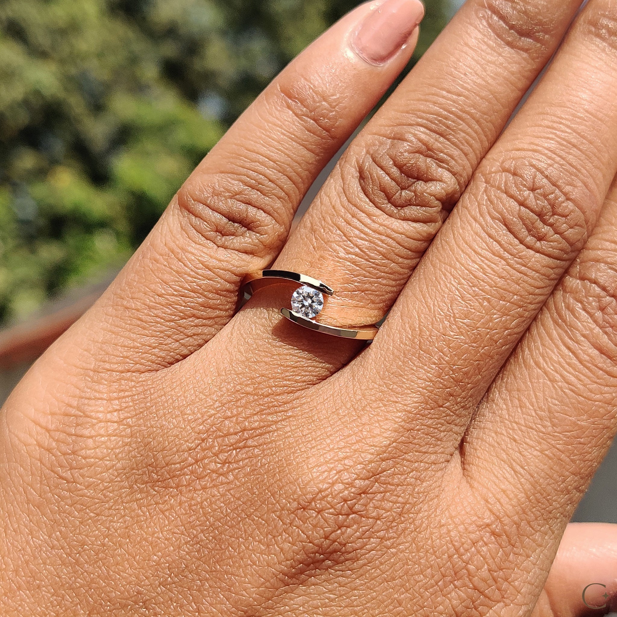 Bypass Diamond Ring In Round Cut Solitaire Design Secondary image