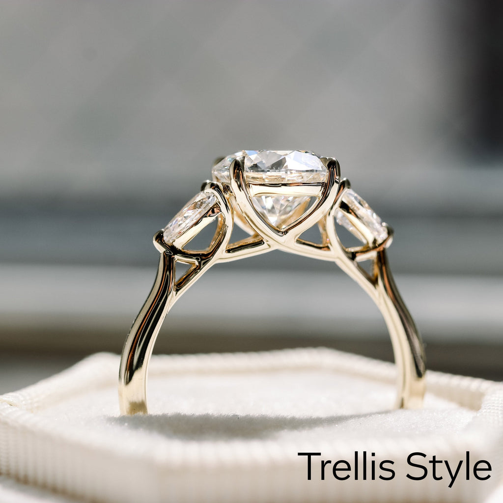 2.0 CT Round Cut Moissanite Three Stones Engagement Ring