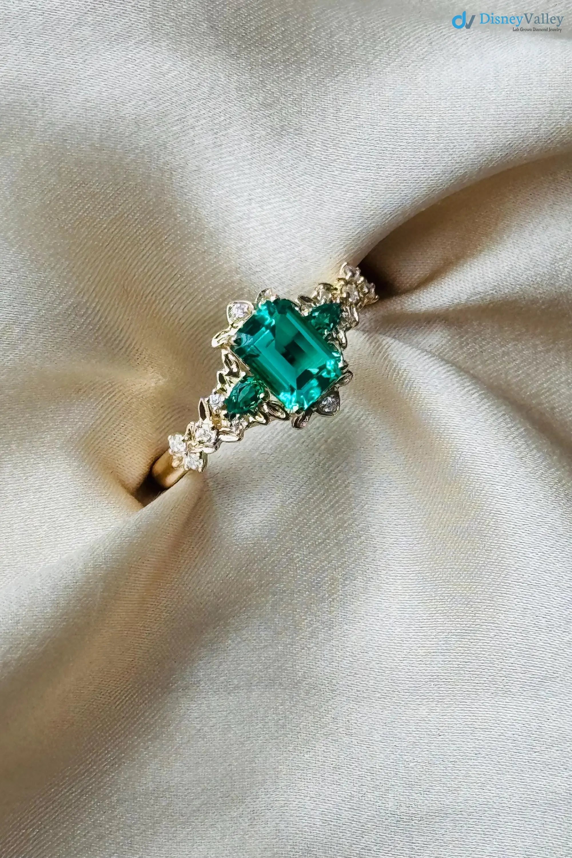 Arwen green Emerald parti lab grown engagement ring - DisneyValley