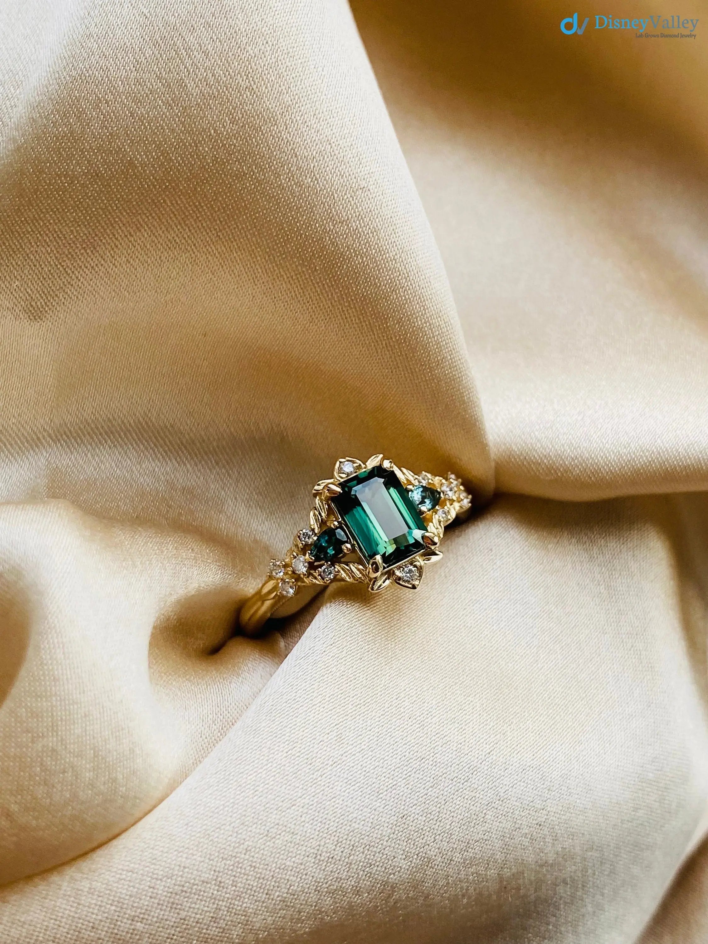 Arwen green Emerald parti lab grown engagement ring - DisneyValley