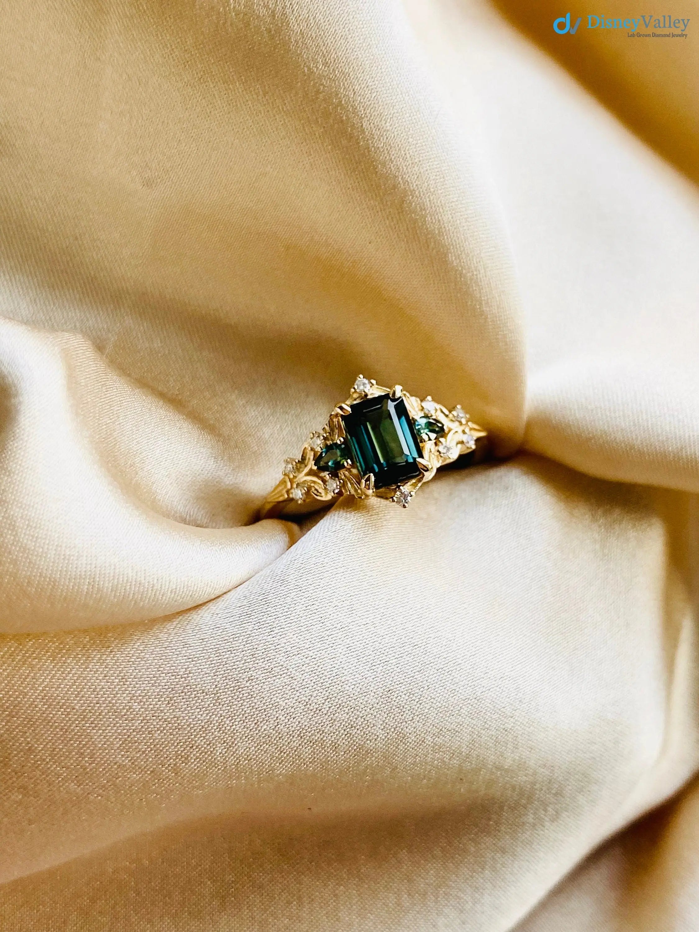 Arwen green Emerald parti lab grown engagement ring - DisneyValley