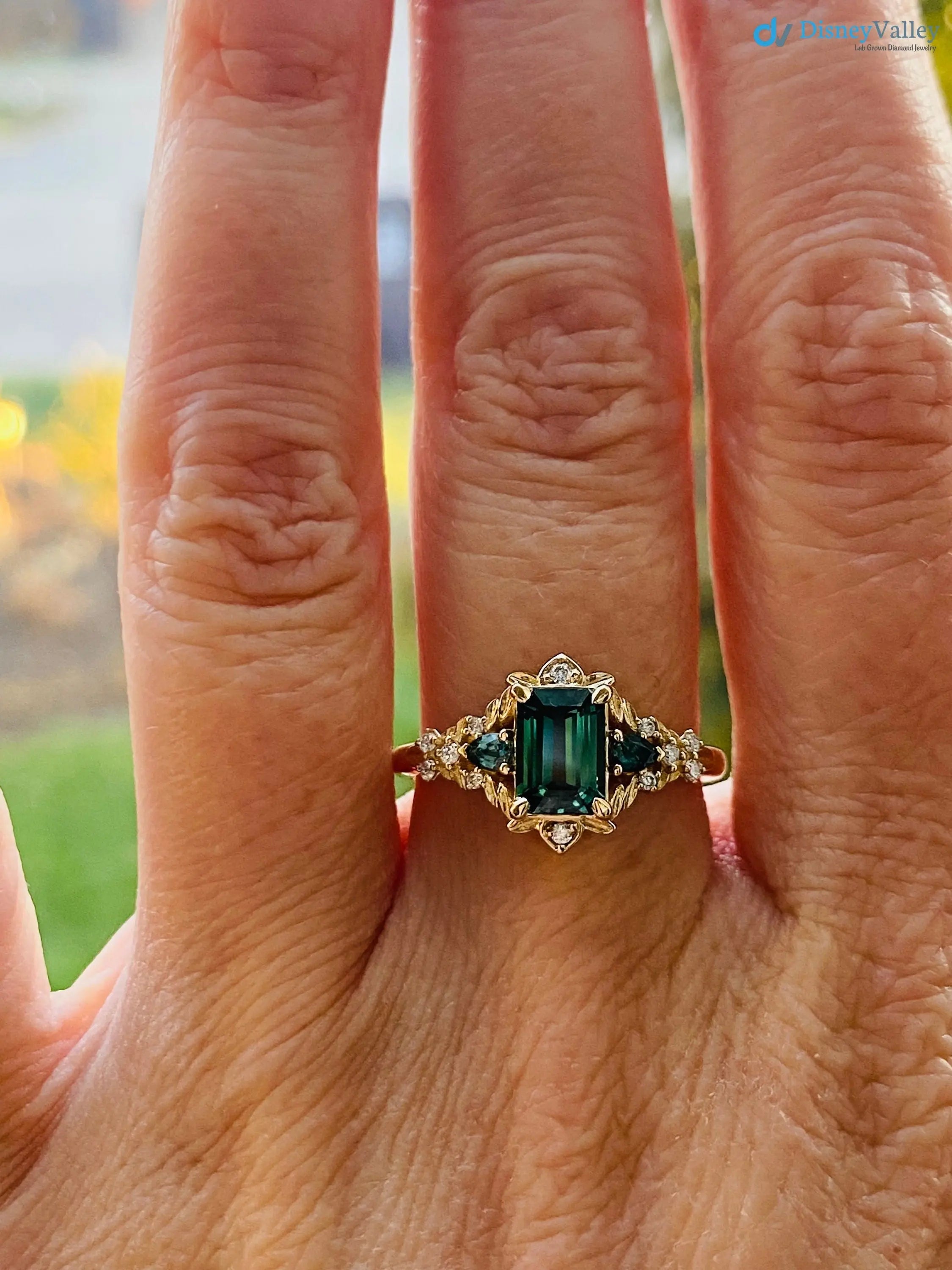 Arwen green Emerald parti lab grown engagement ring - DisneyValley