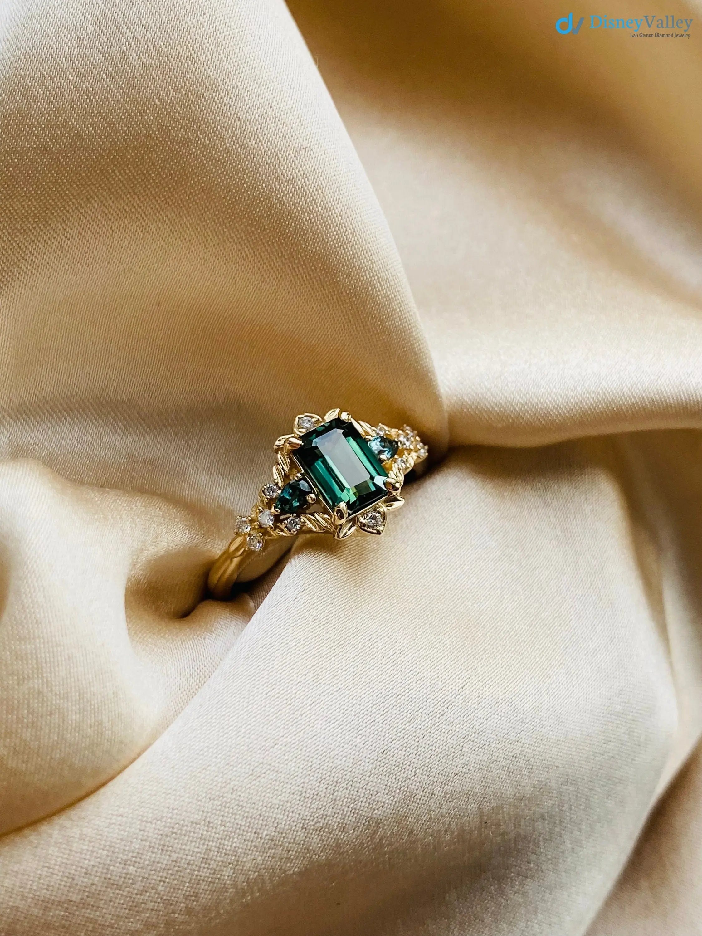 Arwen green Emerald parti lab grown engagement ring - DisneyValley