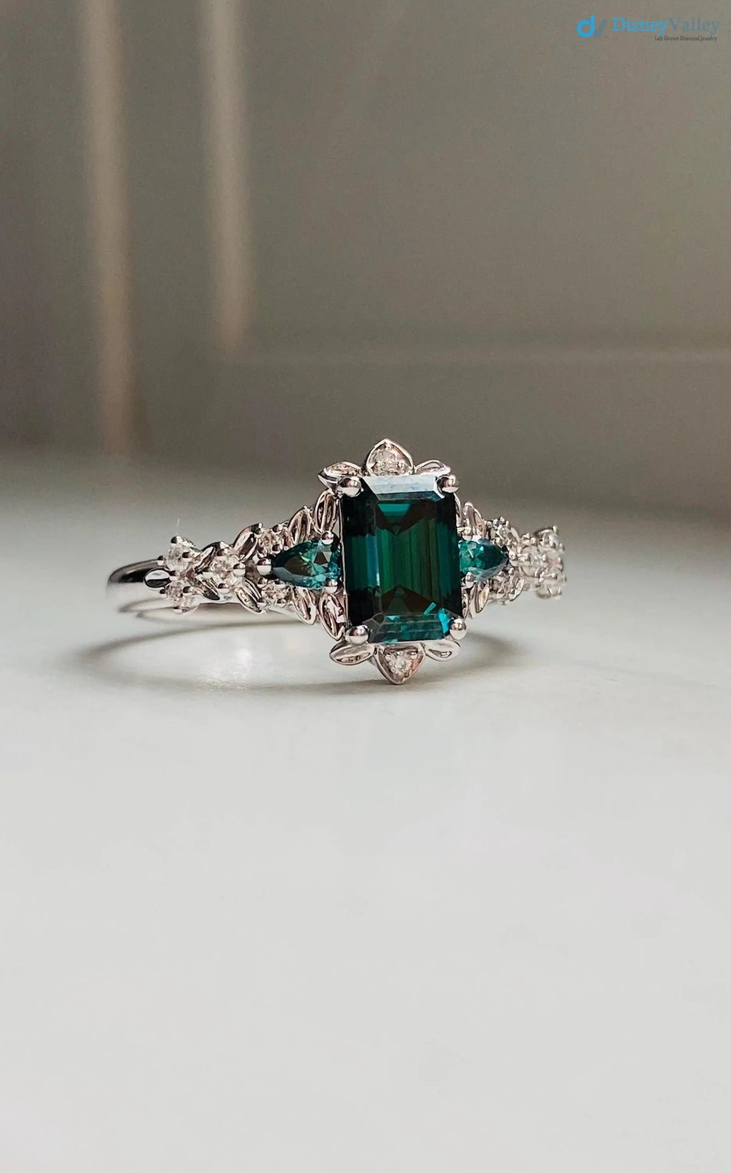 Arwen green Emerald parti lab grown engagement ring - DisneyValley
