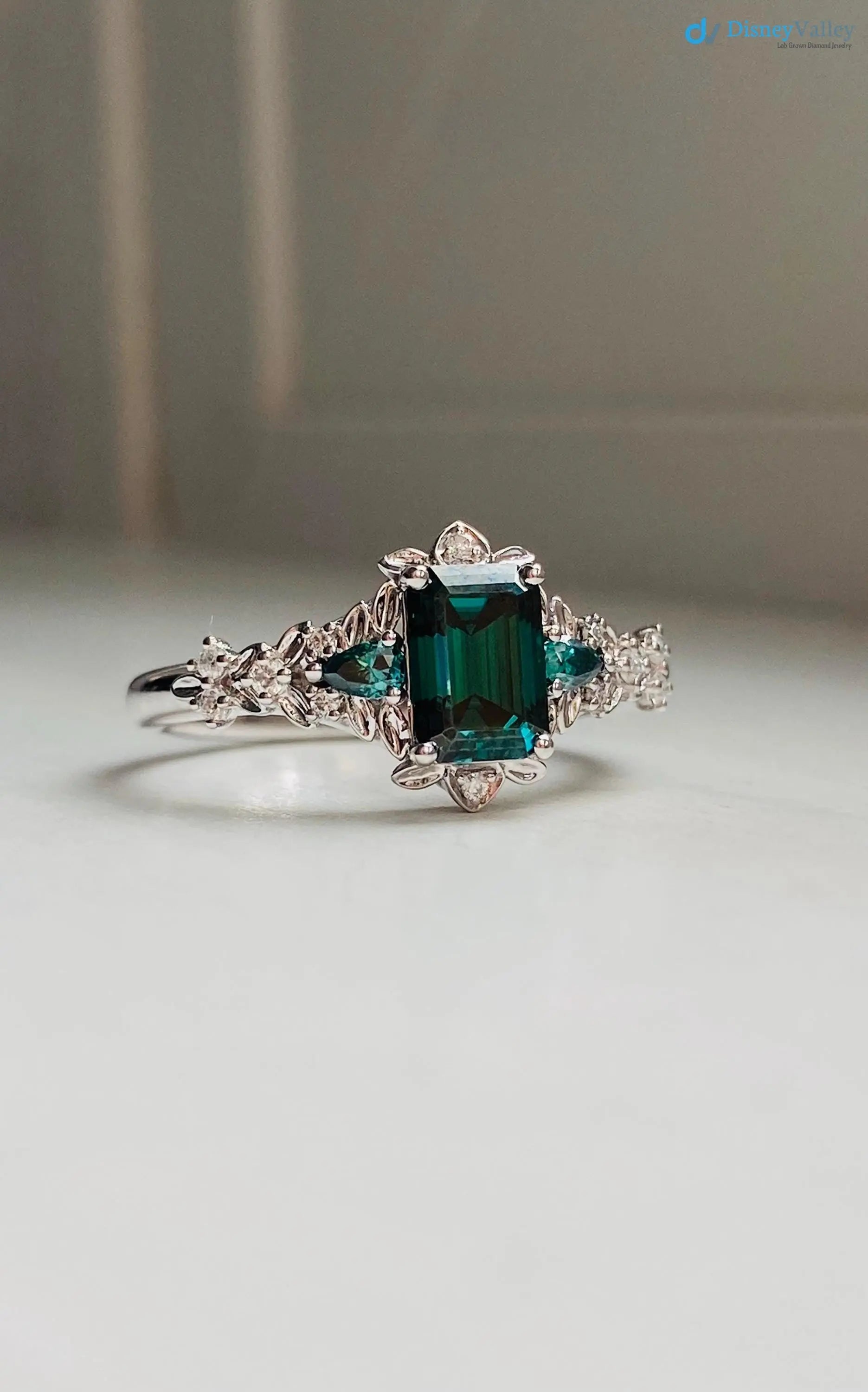 Arwen green Emerald parti lab grown engagement ring - DisneyValley