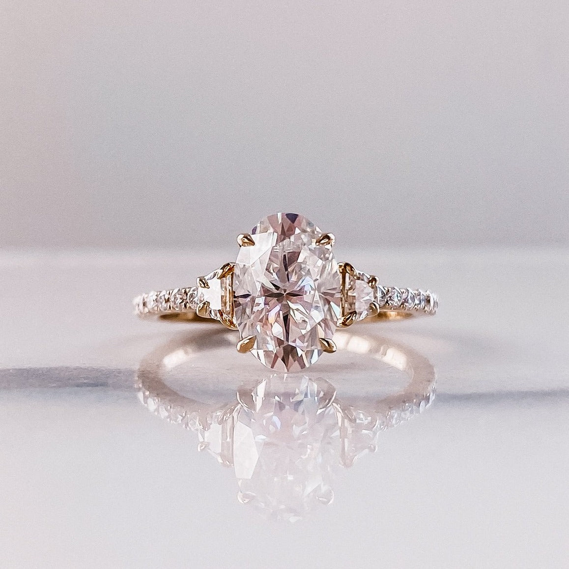 3.0 CT Oval Moissanite Three Stone Setting Engagement Ring Main image