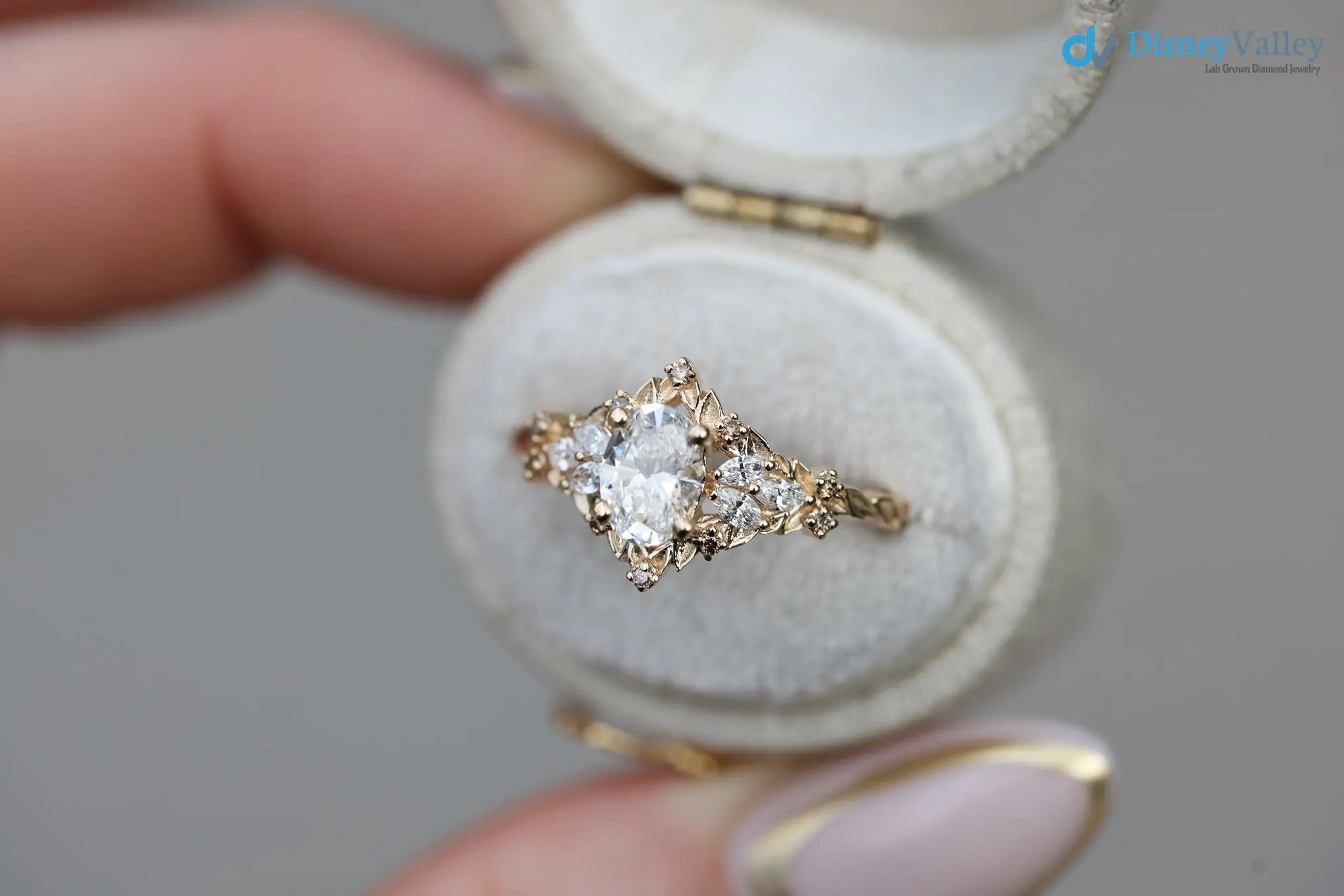 Briar rose starlight oval center Whimsical gold engagement ring - DisneyValley