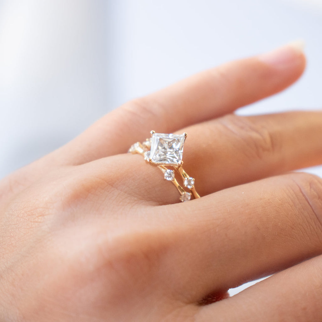 Round Brilliant Cut Dainty Wedding Band