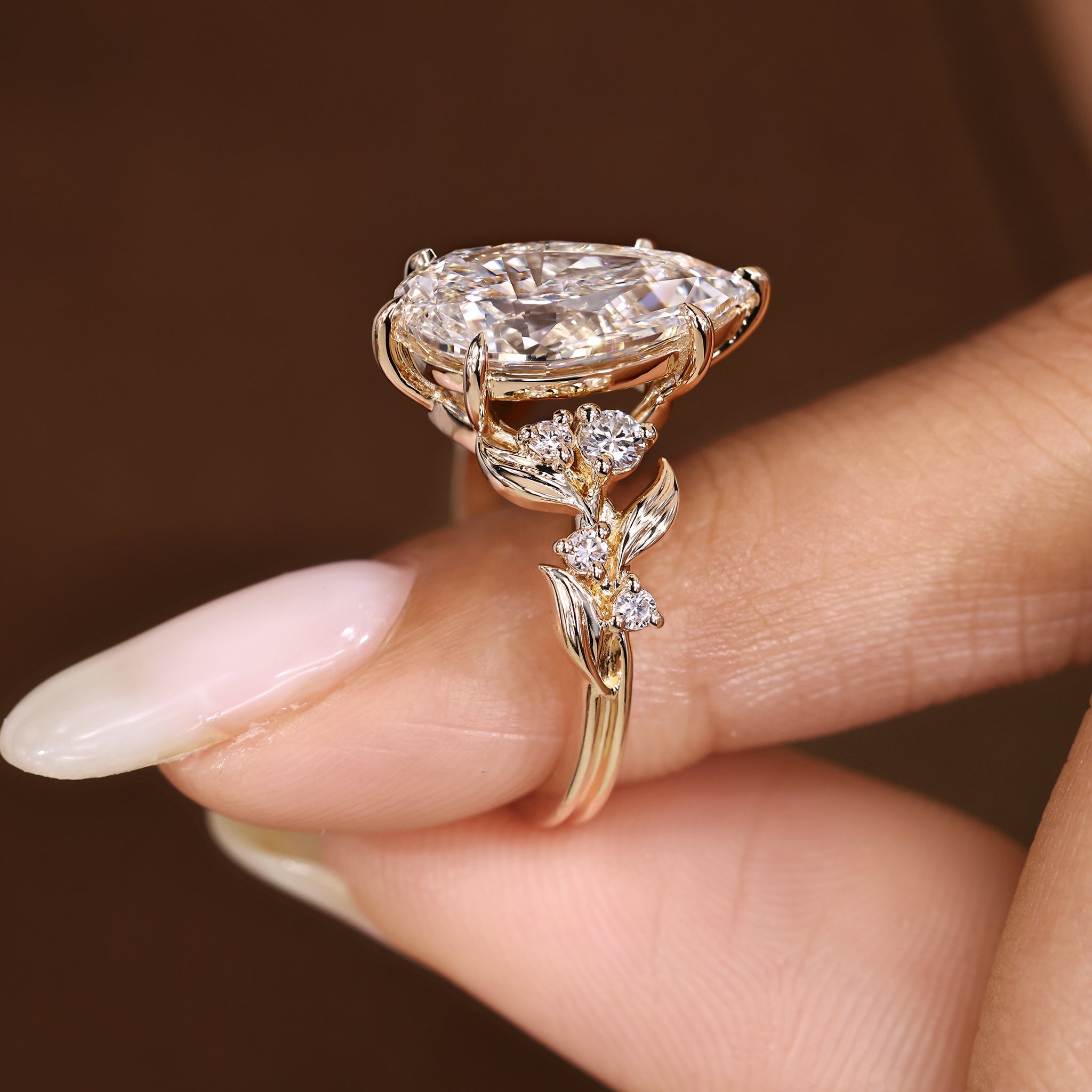 IGI certified 5 - 8 Carat Nature inspired Pear Shaped Diamond Ring