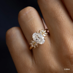 0.90 CT-2.0 CT Oval Moissanite Cluster Engagement Ring