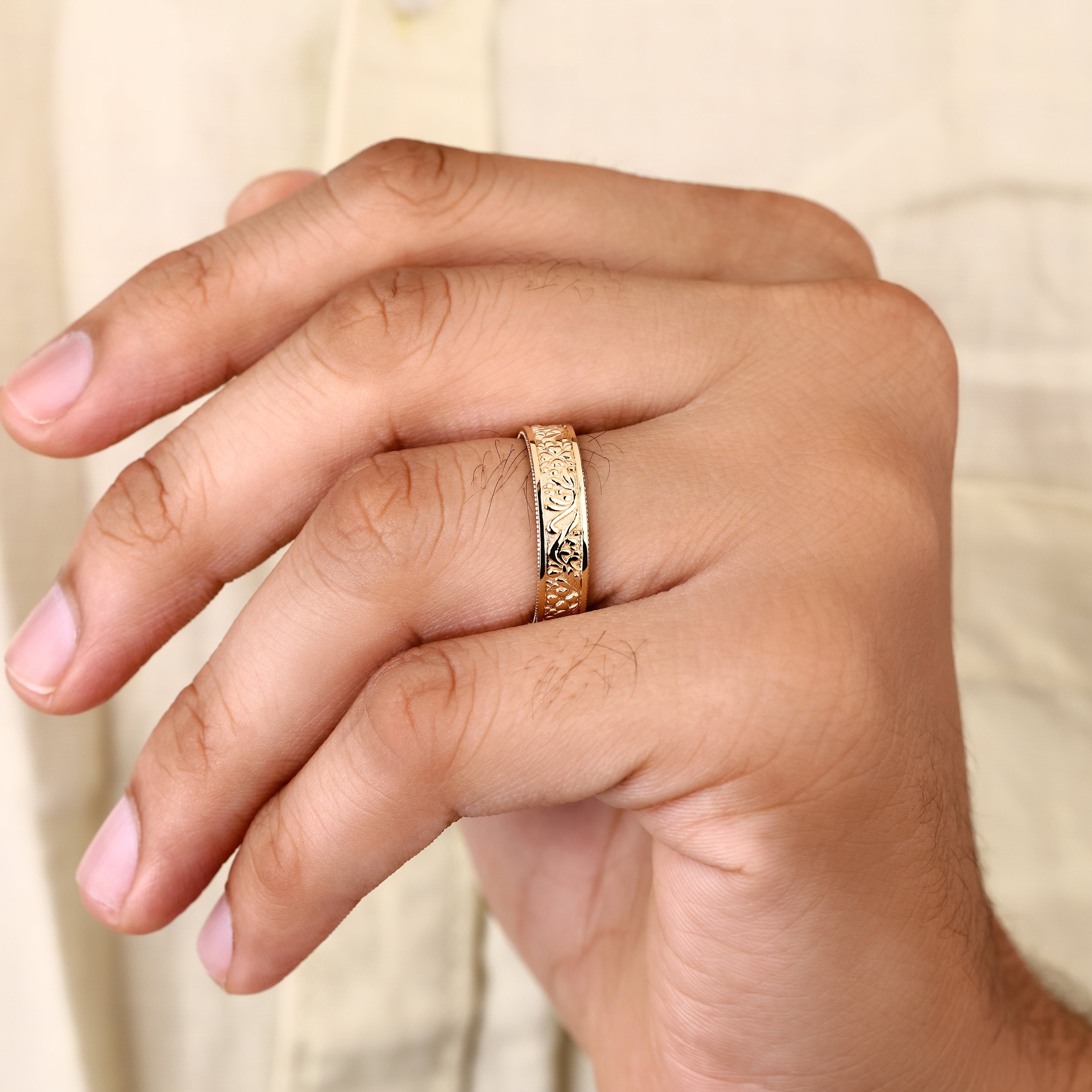 Comfort Fit Mens Wedding Band In Vintage Style